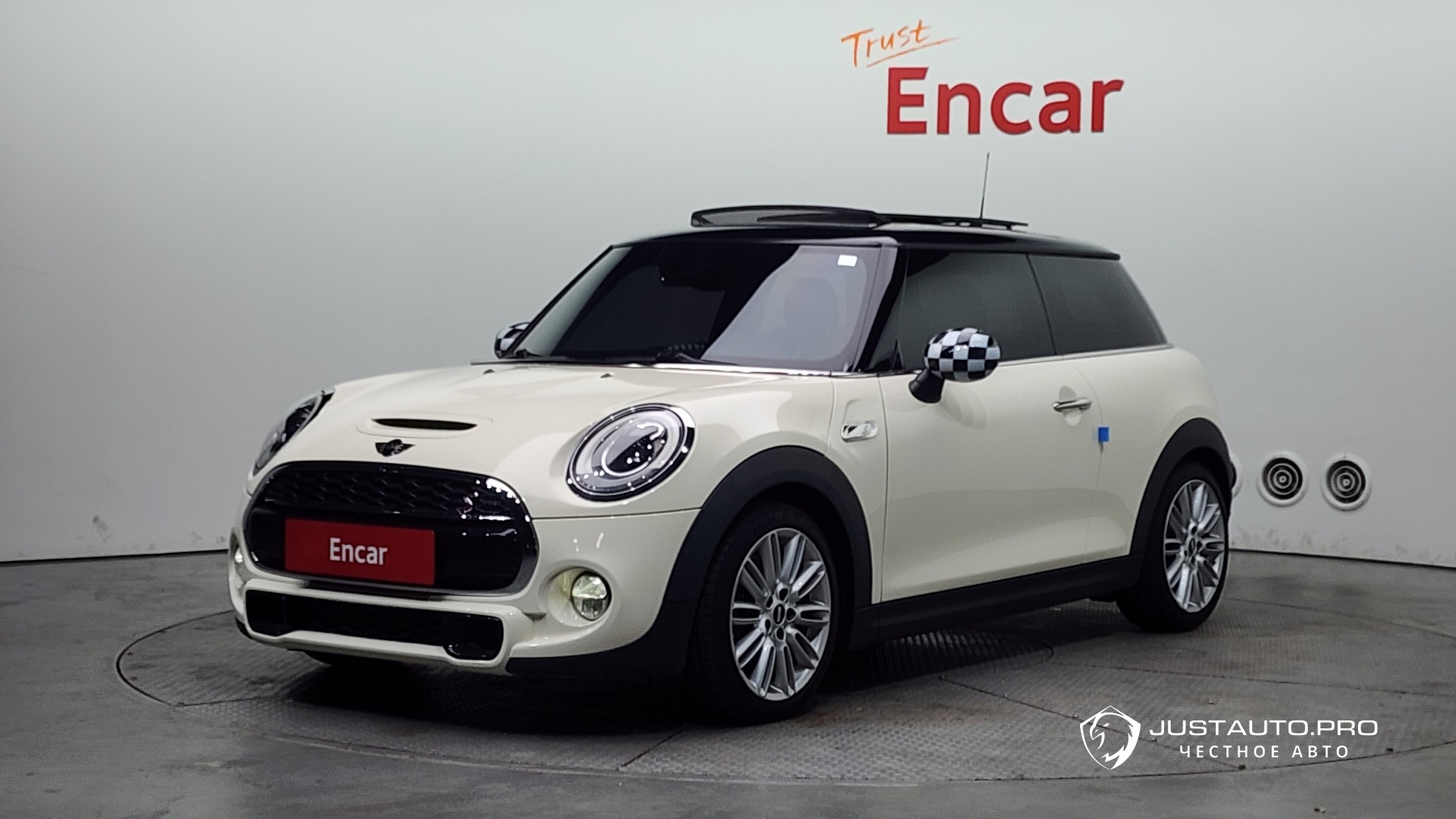 Автомобиль Mini Cooper