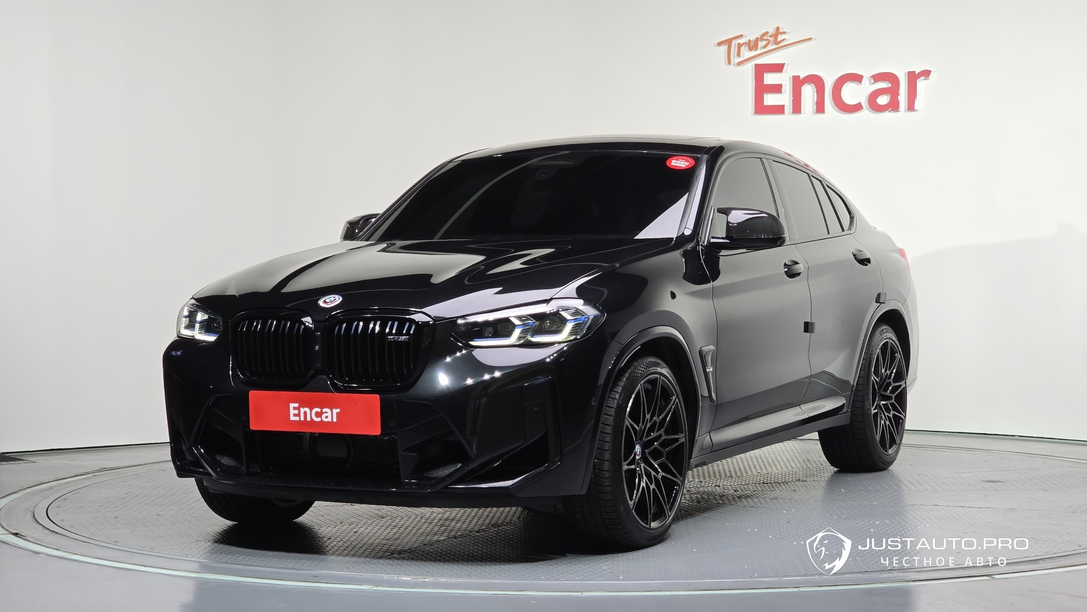 Автомобиль BMW X4M