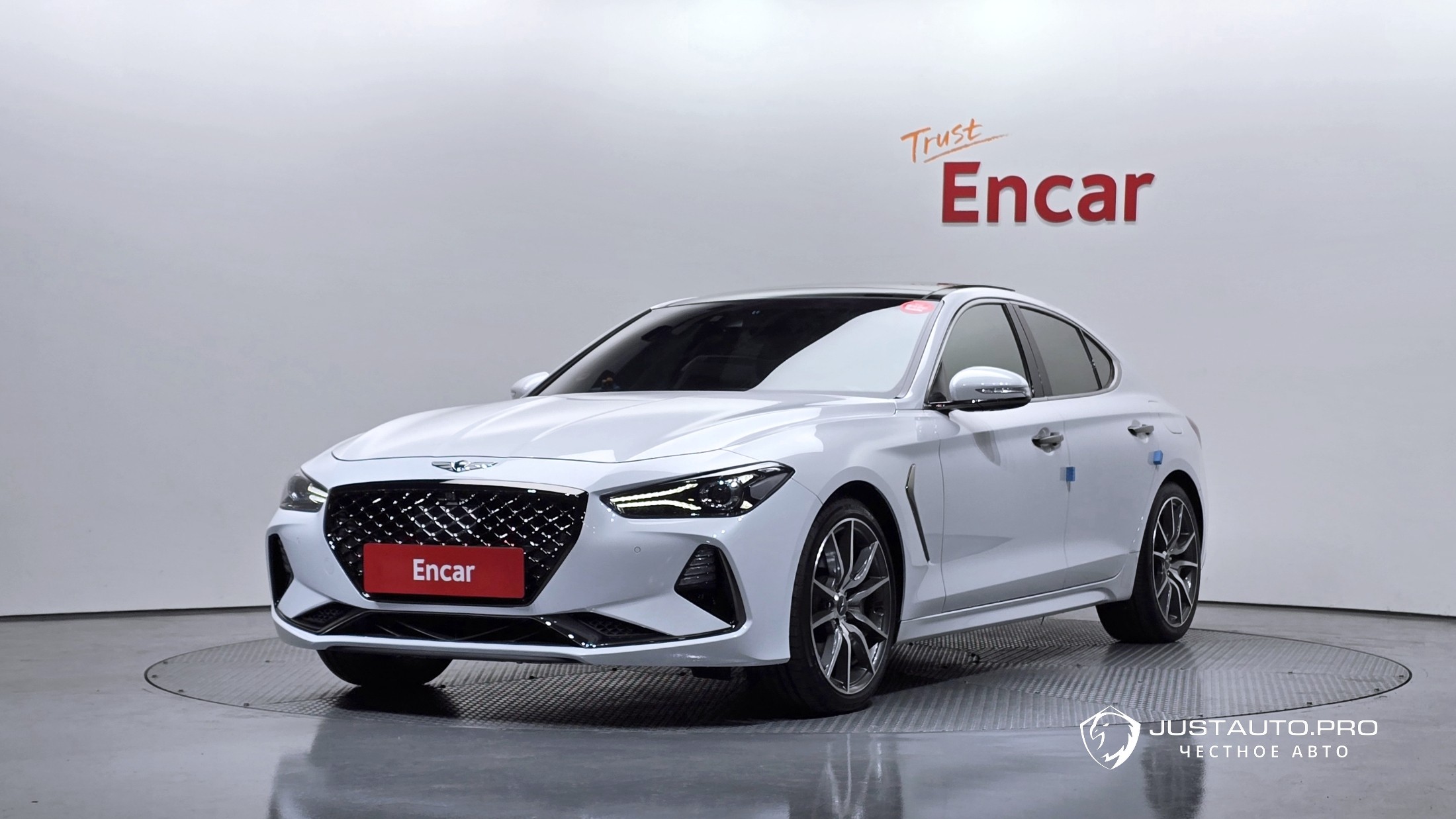 Автомобиль Genesis G70