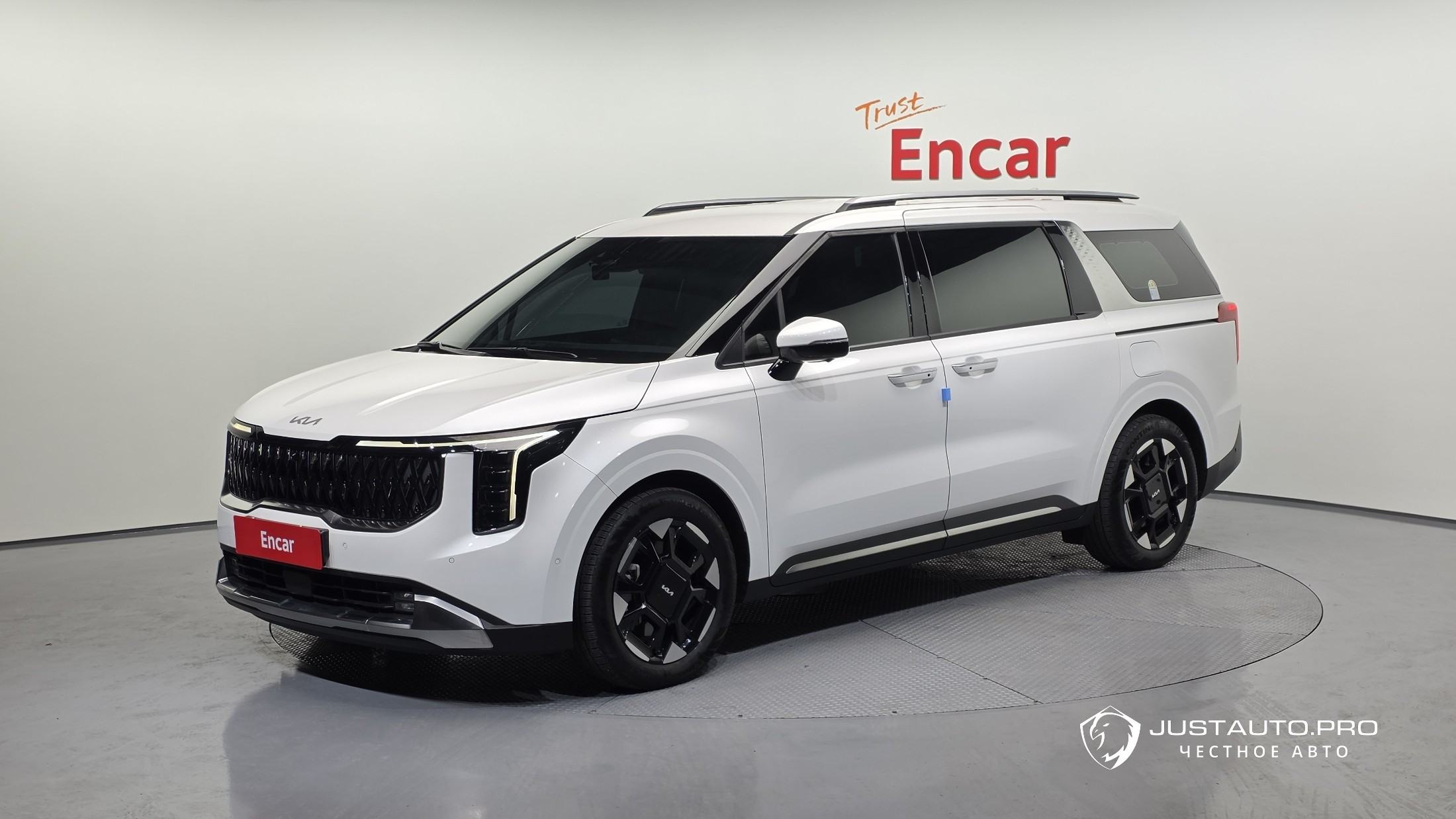 Автомобиль Kia Canival