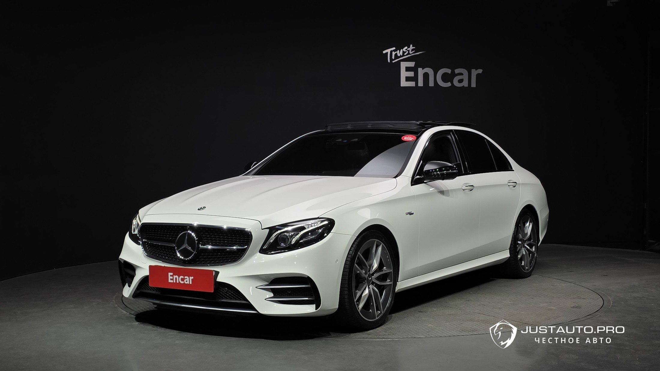Автомобиль Mercedes-Benz E-Class