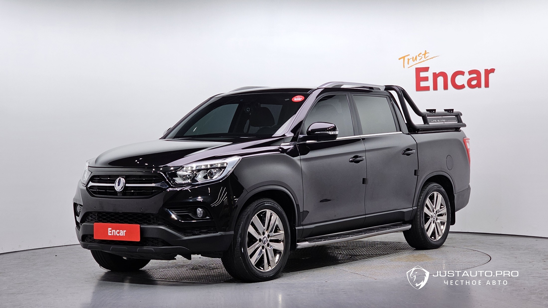 Автомобиль KG_Mobility_Ssangyong Rexton