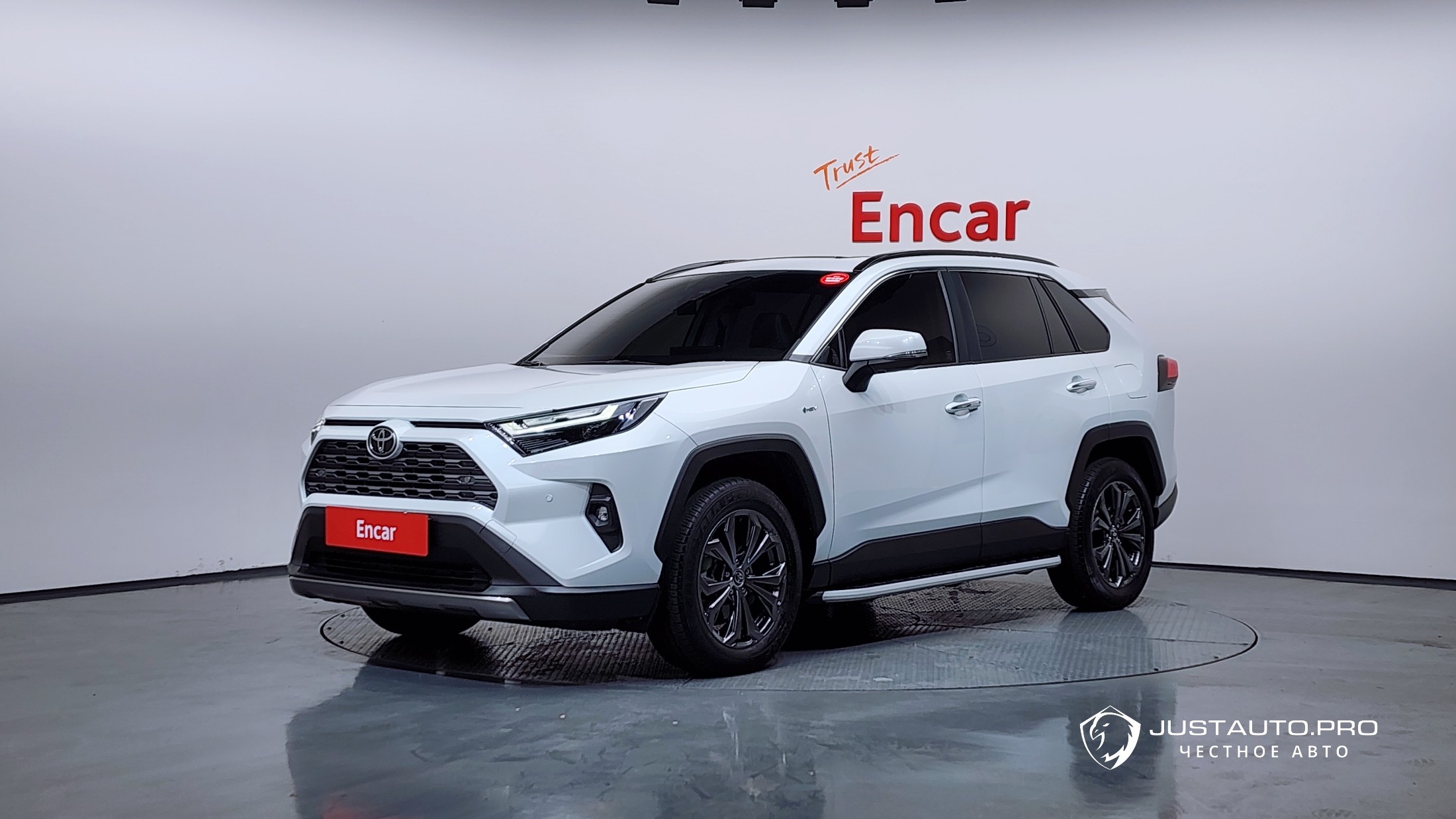 Автомобиль Toyota RAV4