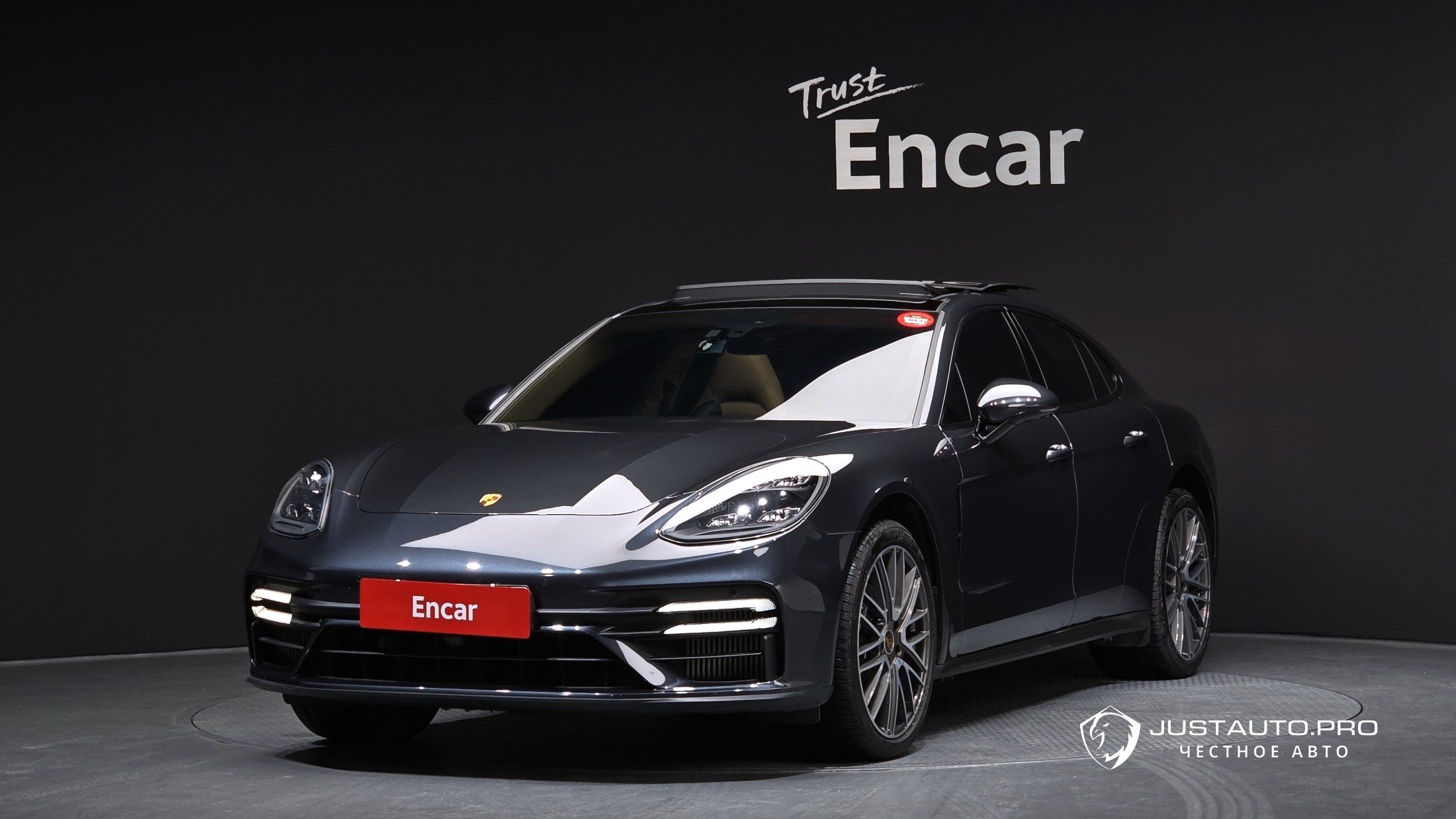 Автомобиль Porsche Panamera