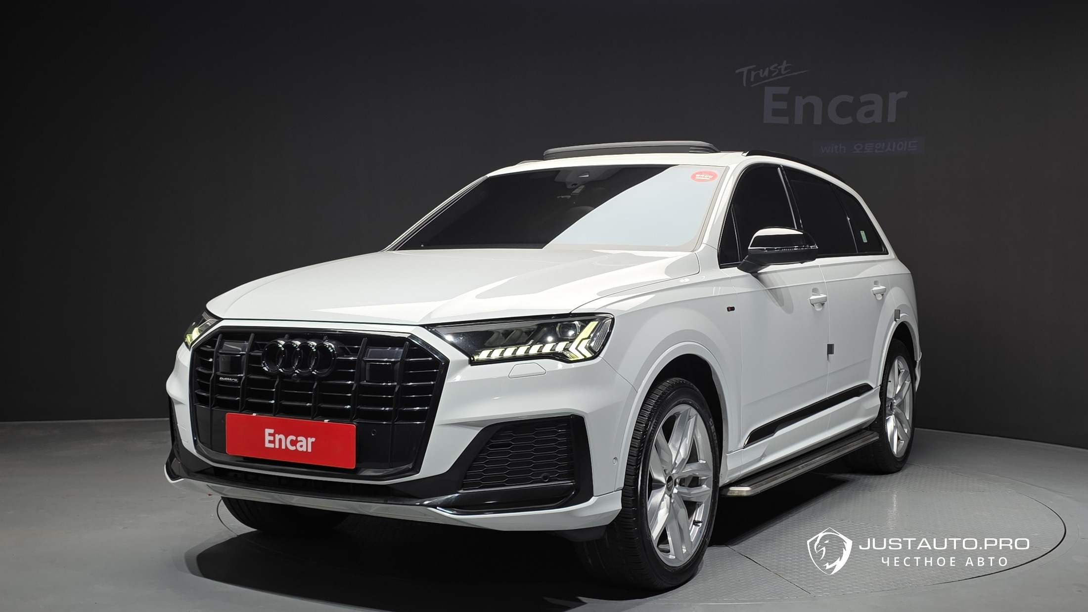 Автомобиль Audi Q7