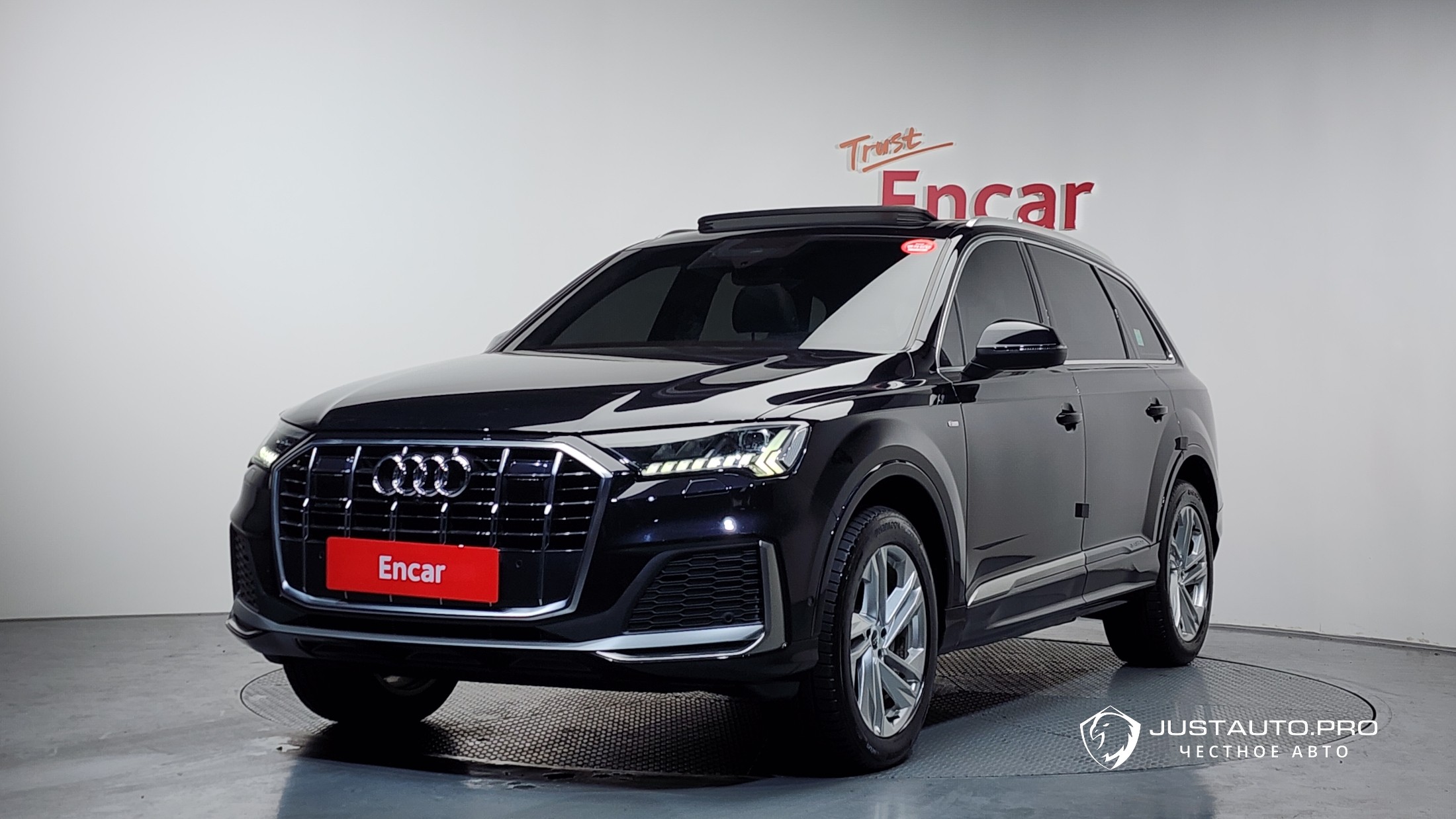 Автомобиль Audi Q7