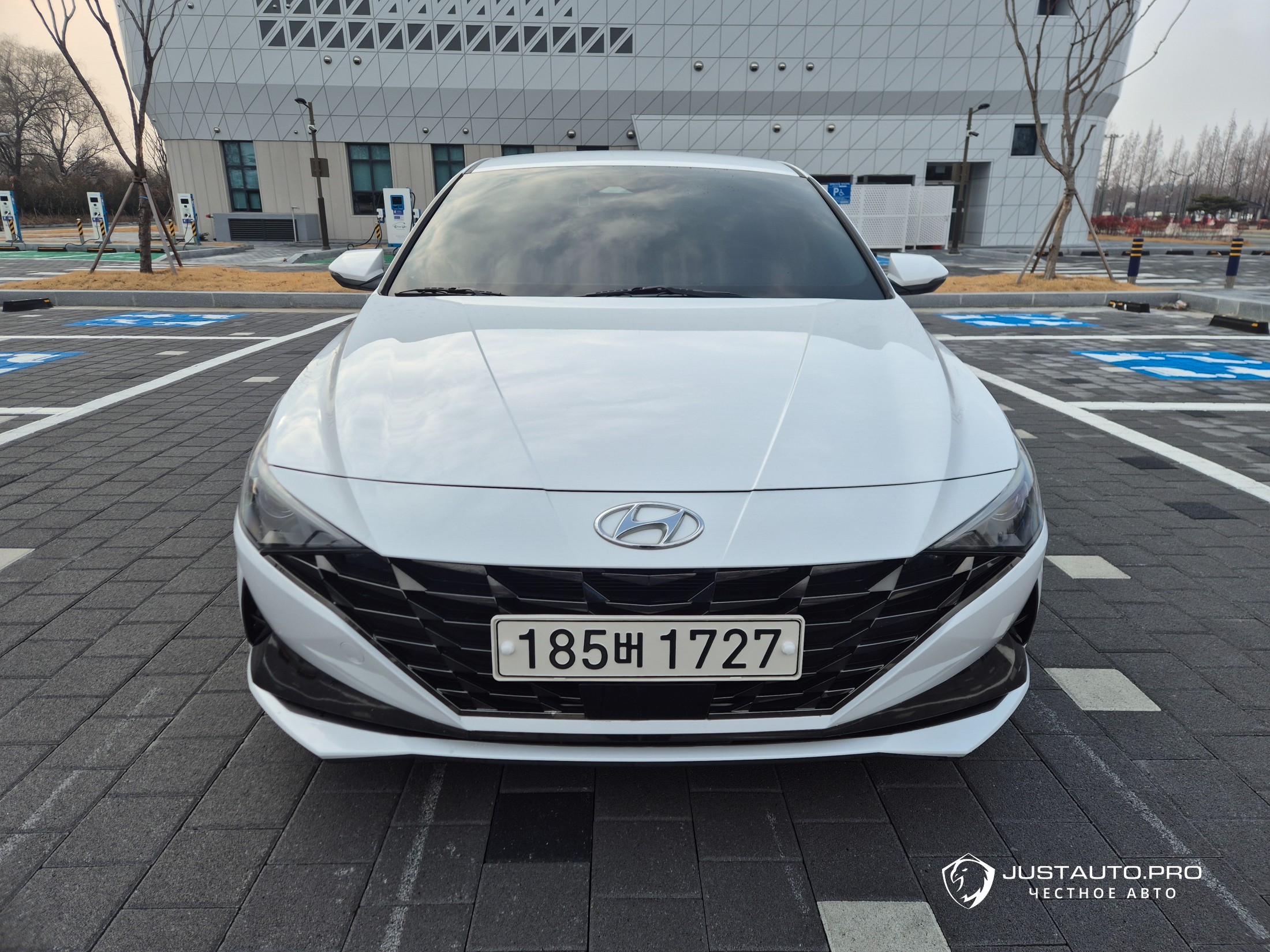 Автомобиль Hyundai AVANTE
