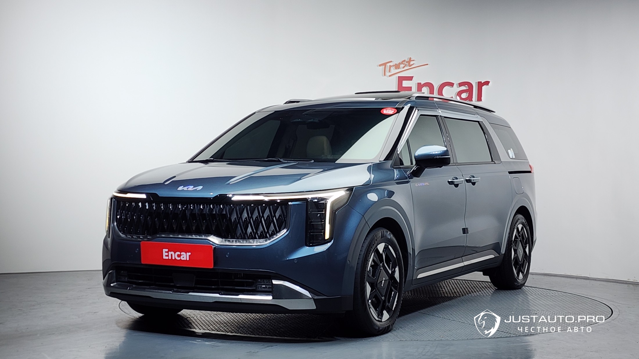 Автомобиль Kia Canival
