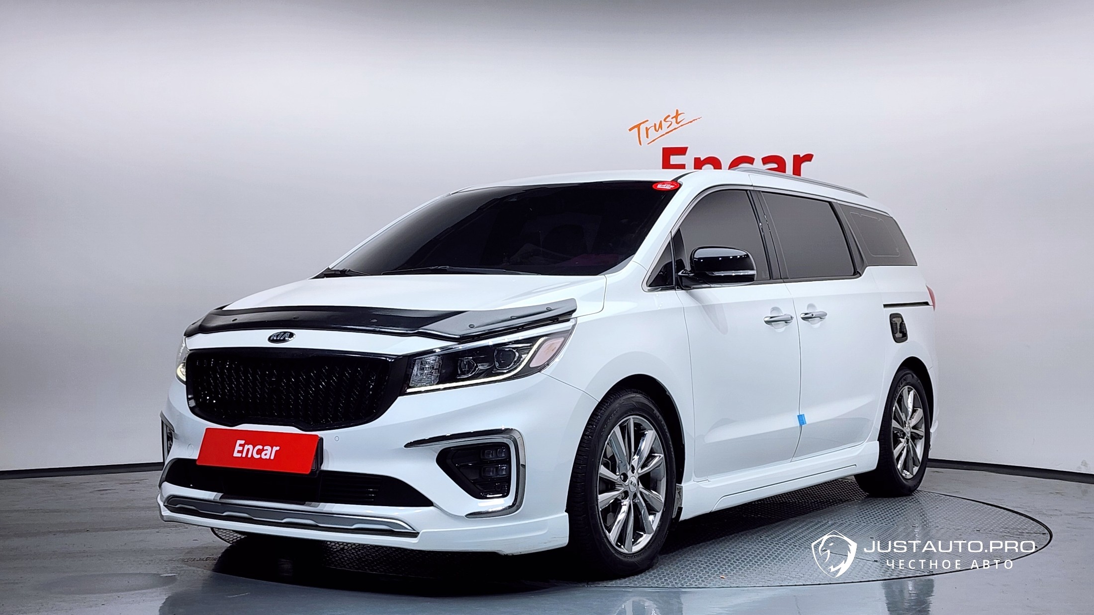 Автомобиль Kia Canival