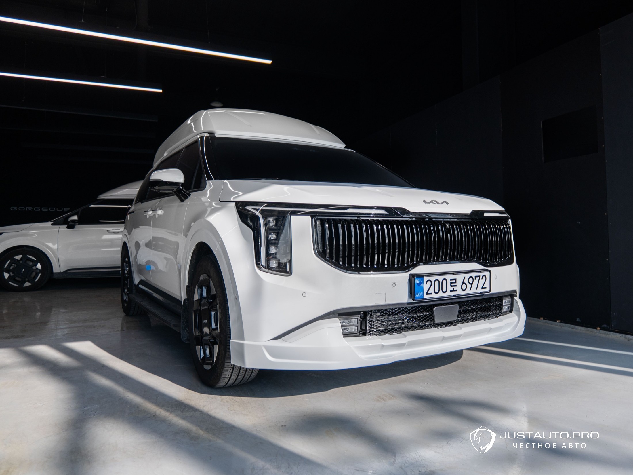 Автомобиль Kia Canival