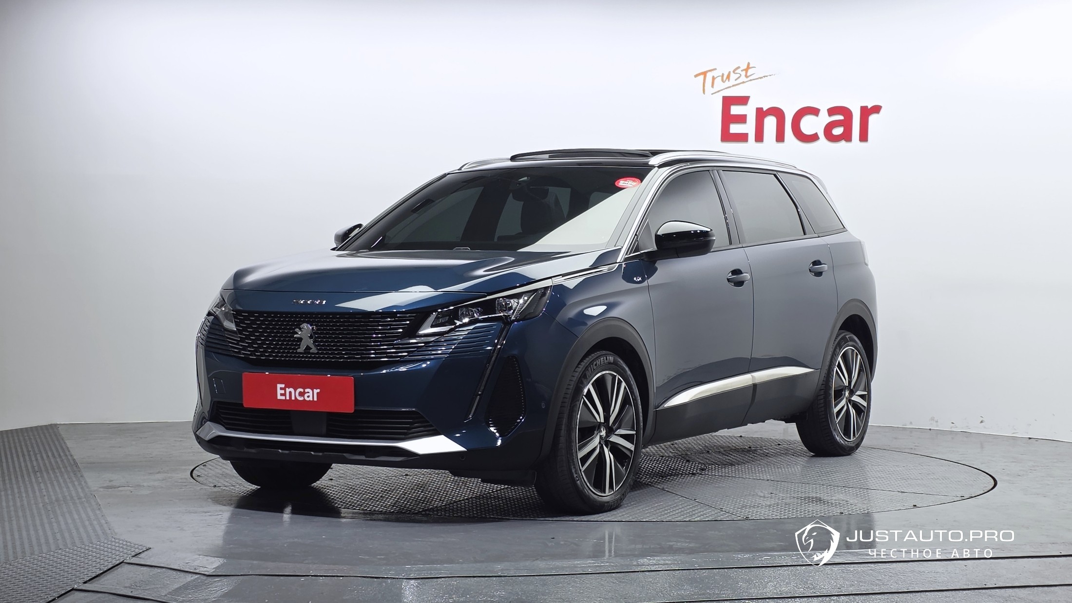 Автомобиль Peugeot 5008