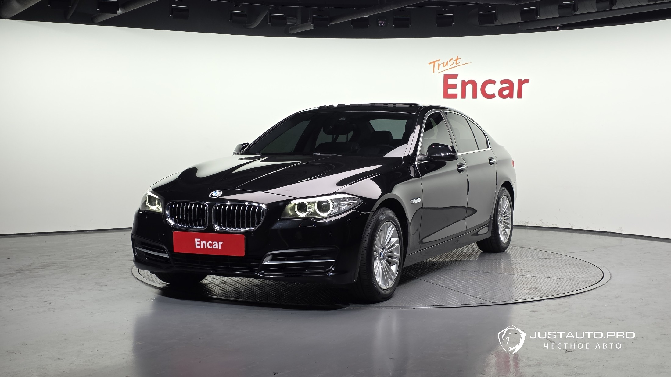 Автомобиль BMW 5-Series