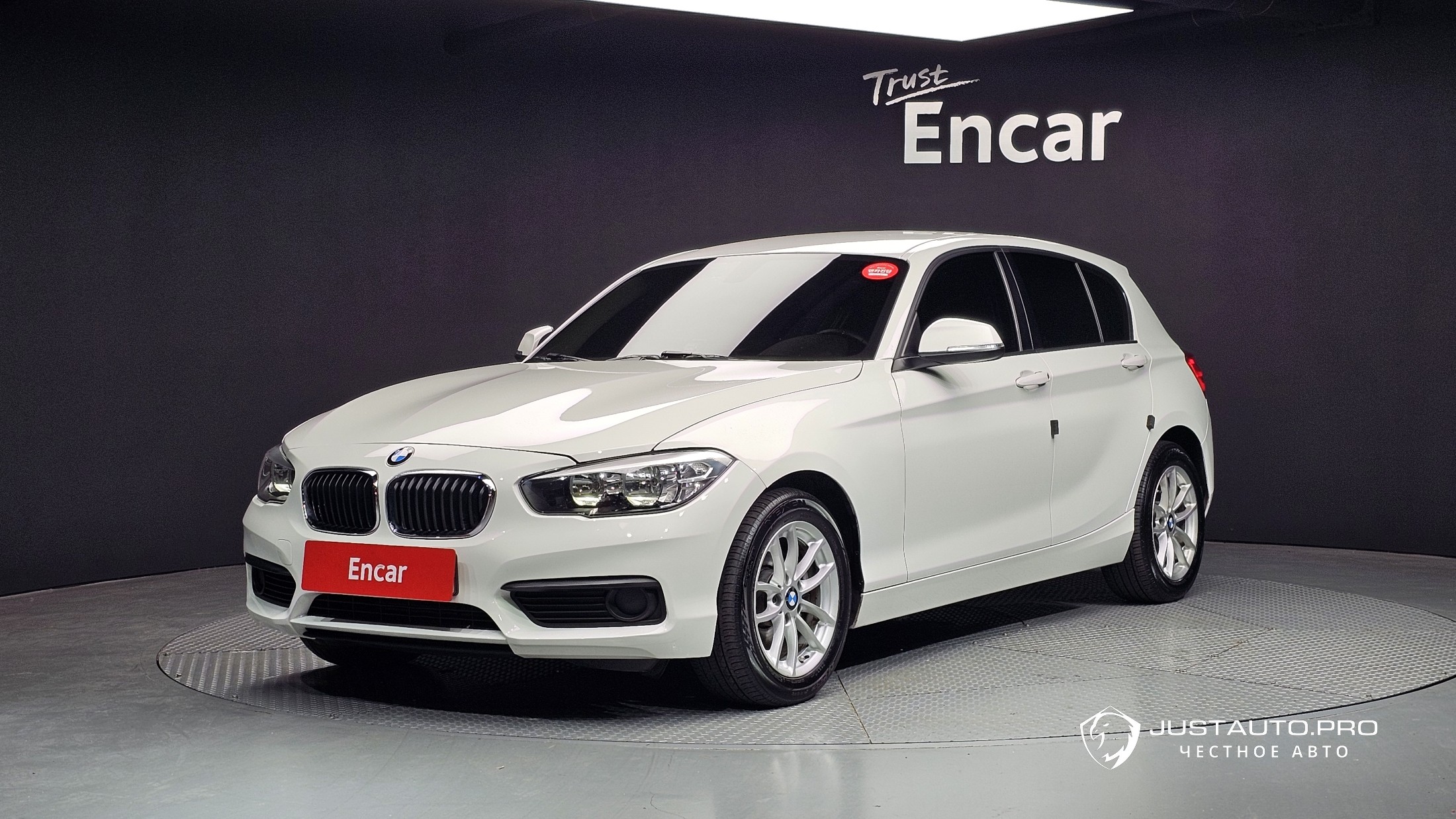 Автомобиль BMW 1-Series