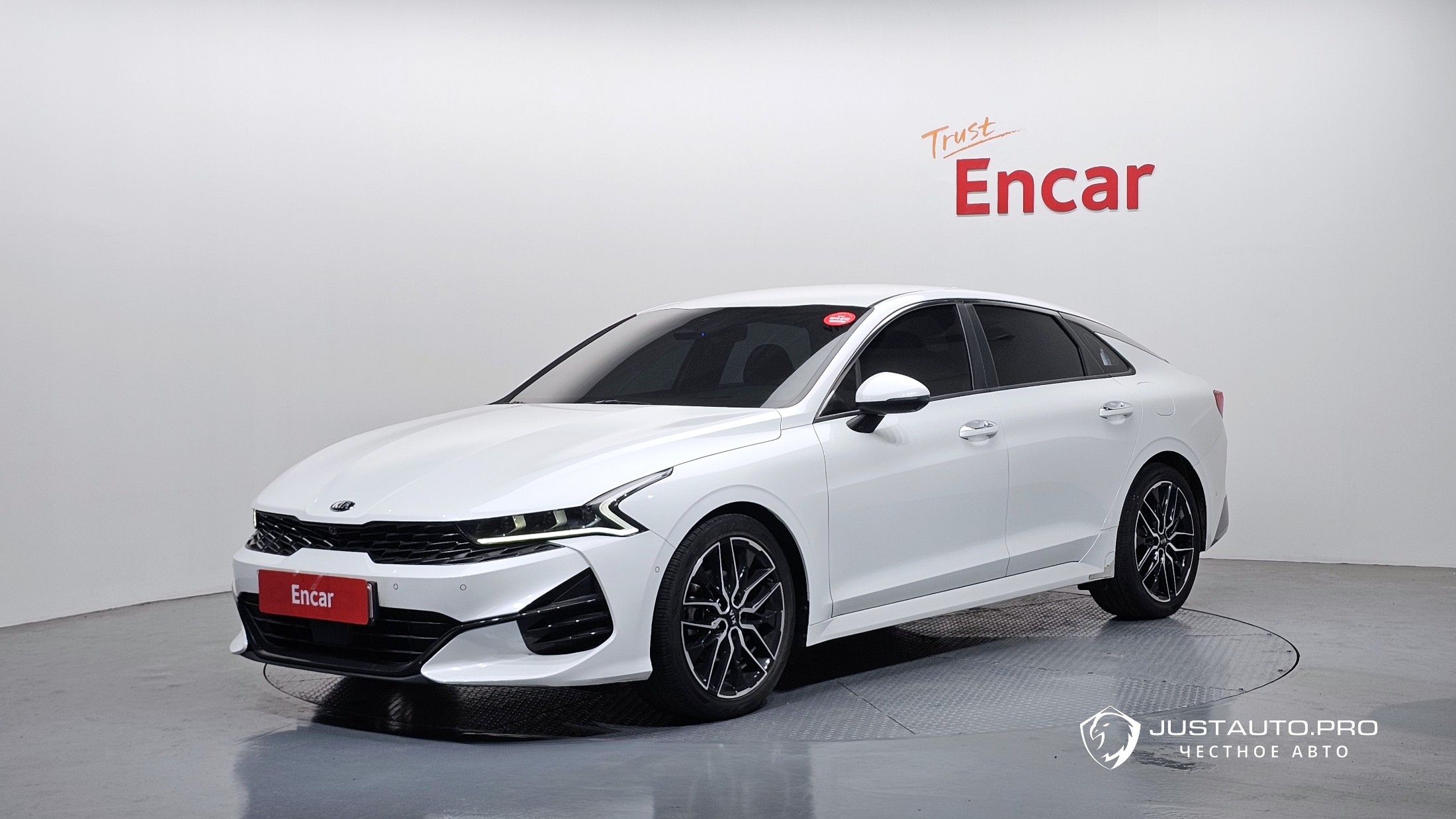 Автомобиль Kia K5