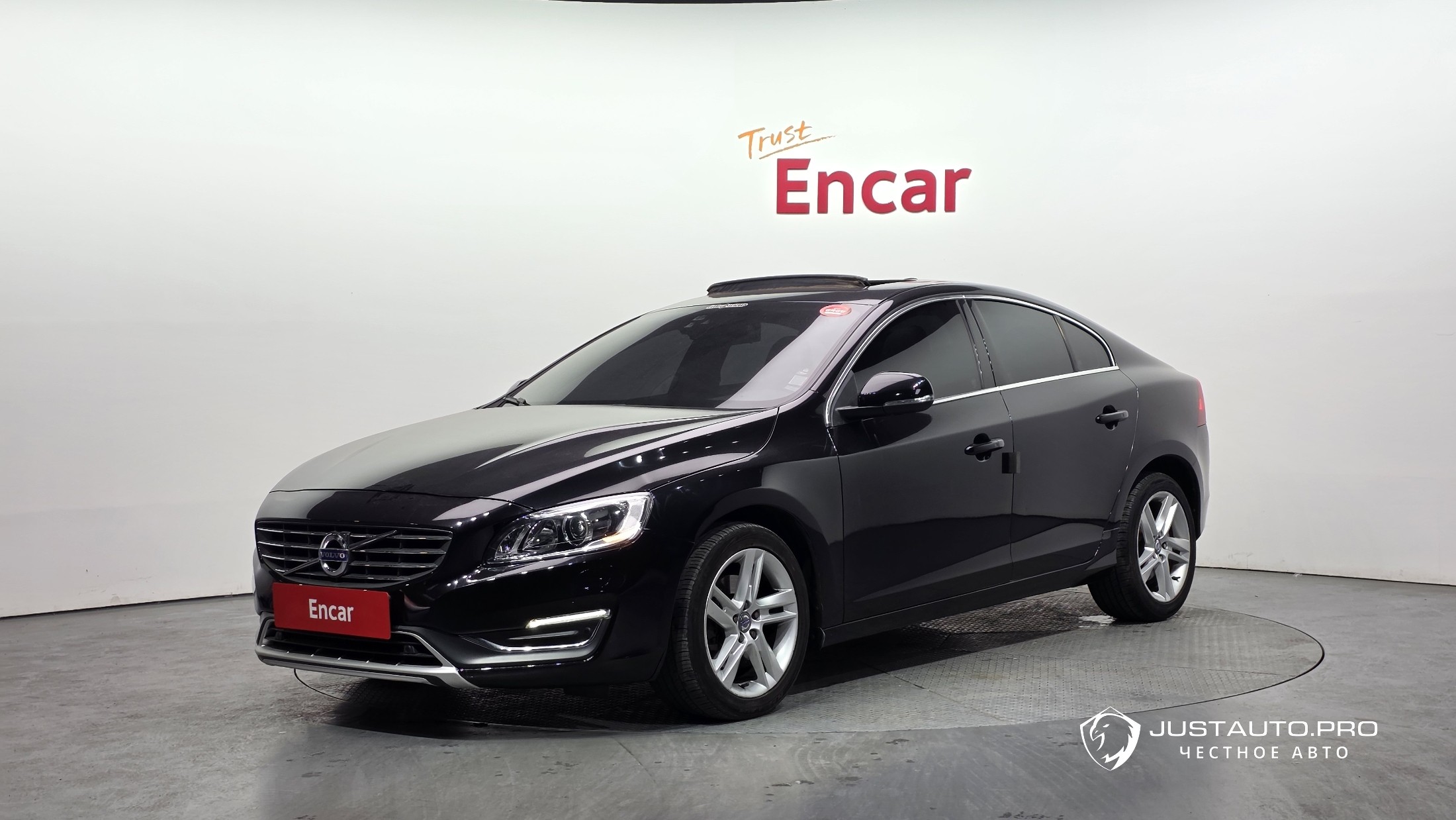 Автомобиль Volvo S60
