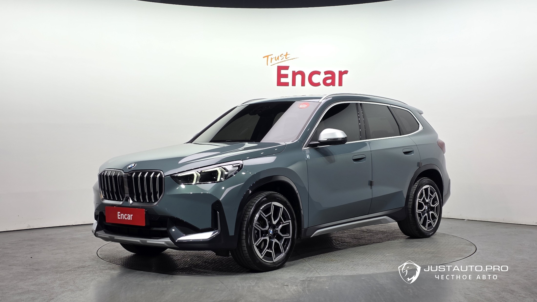 Автомобиль BMW X1