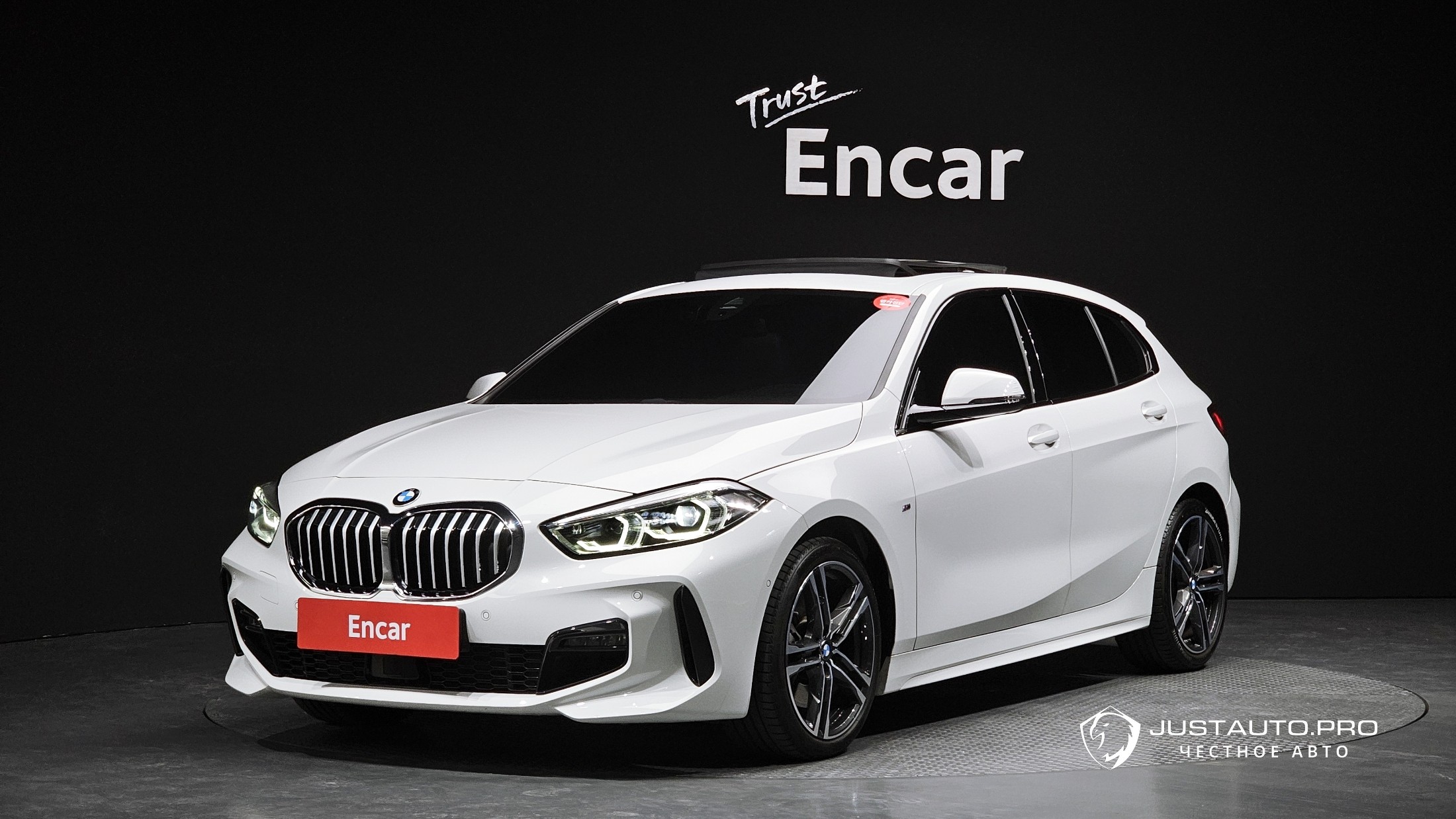 Автомобиль BMW 1-Series