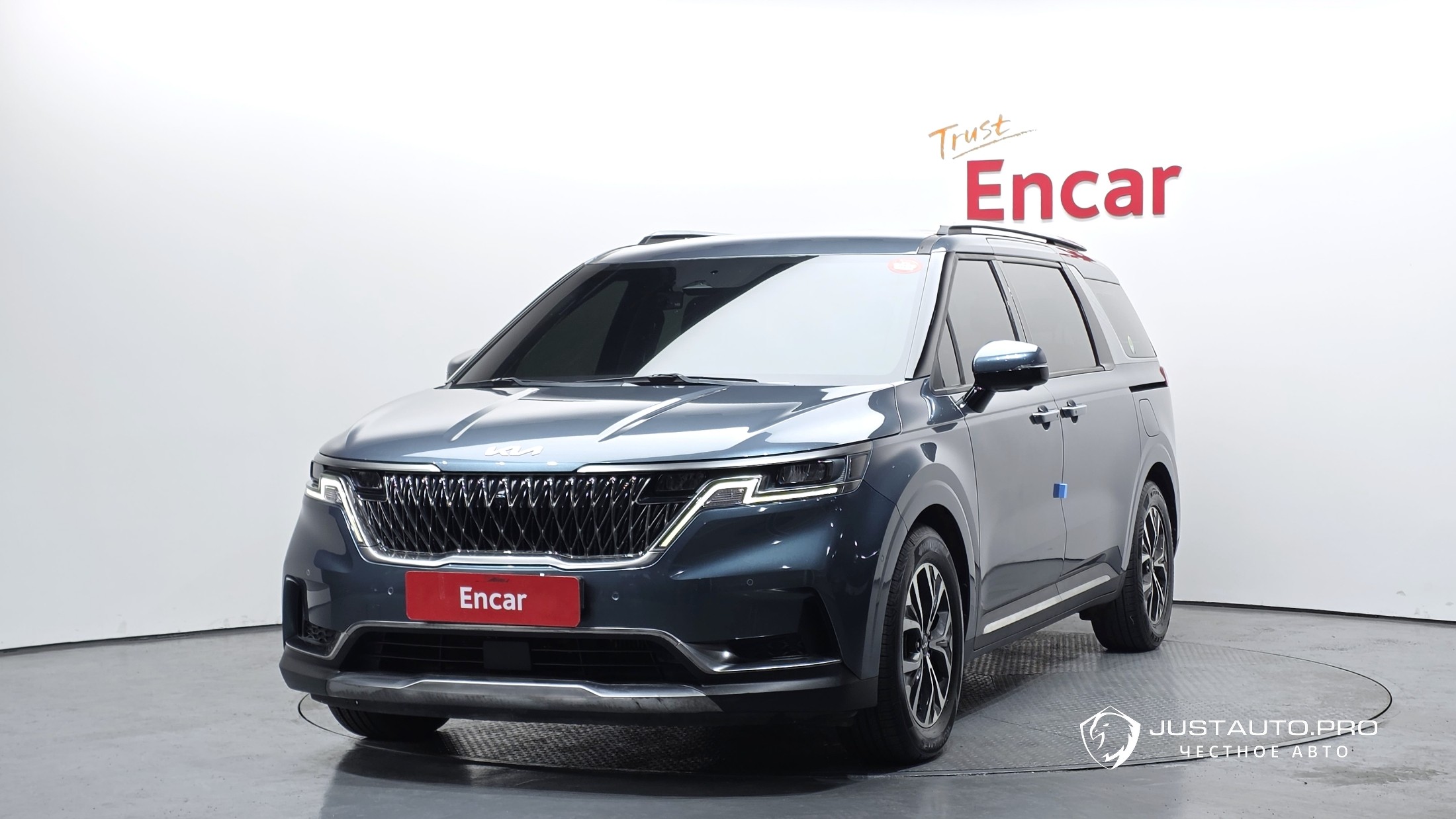 Автомобиль Kia Canival