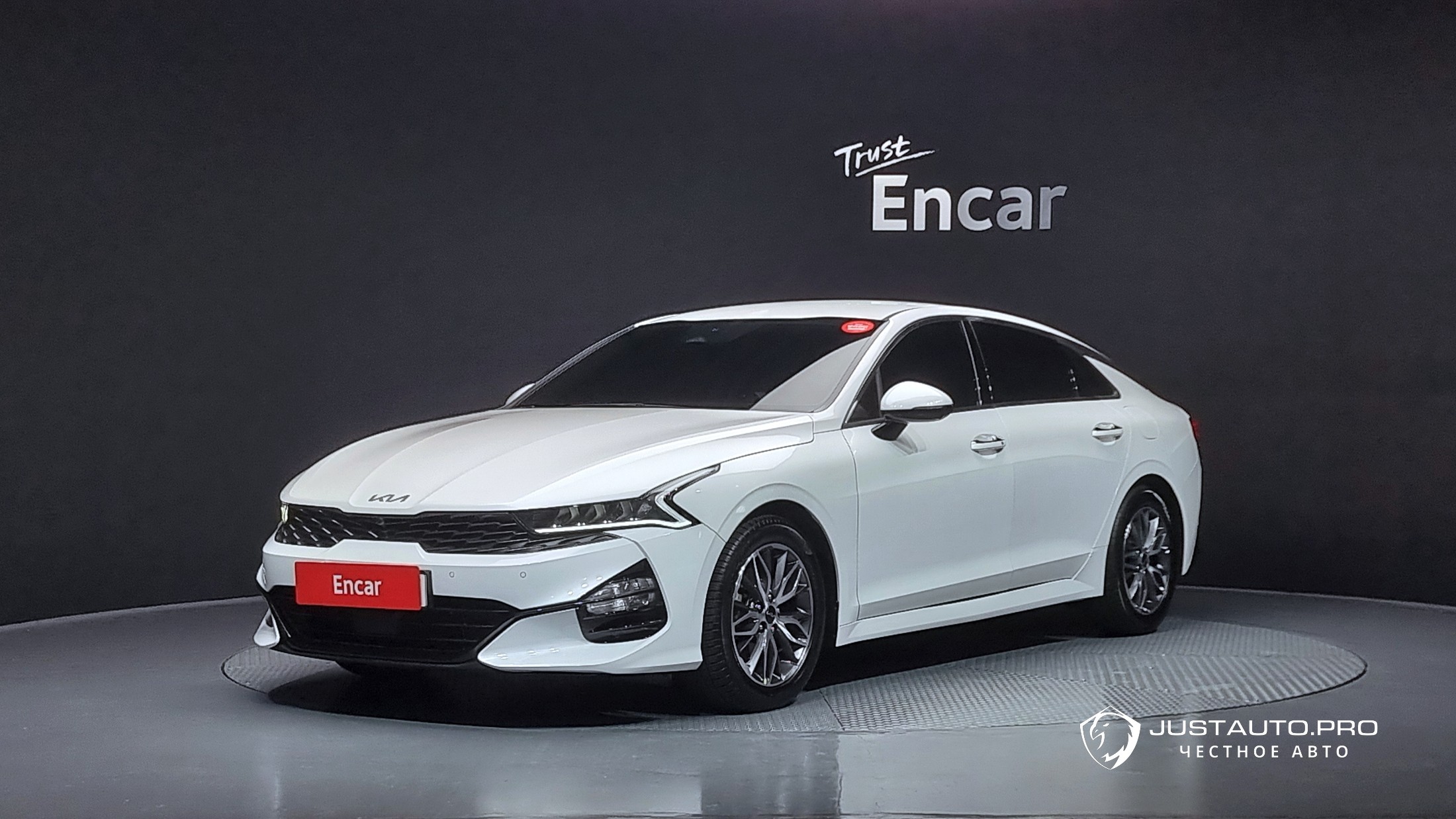 Автомобиль Kia K5