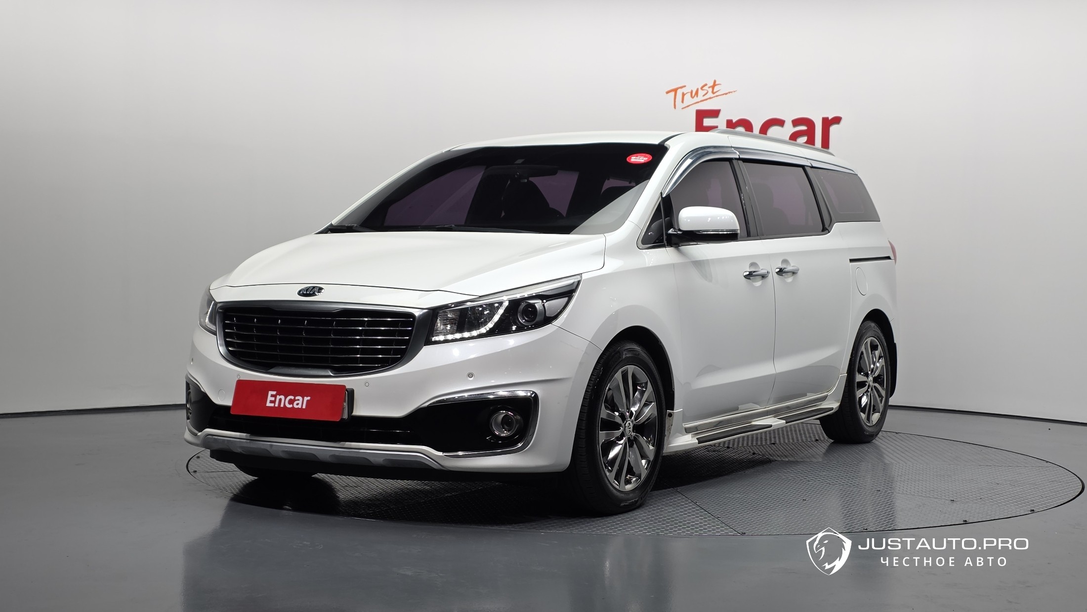 Автомобиль Kia Canival