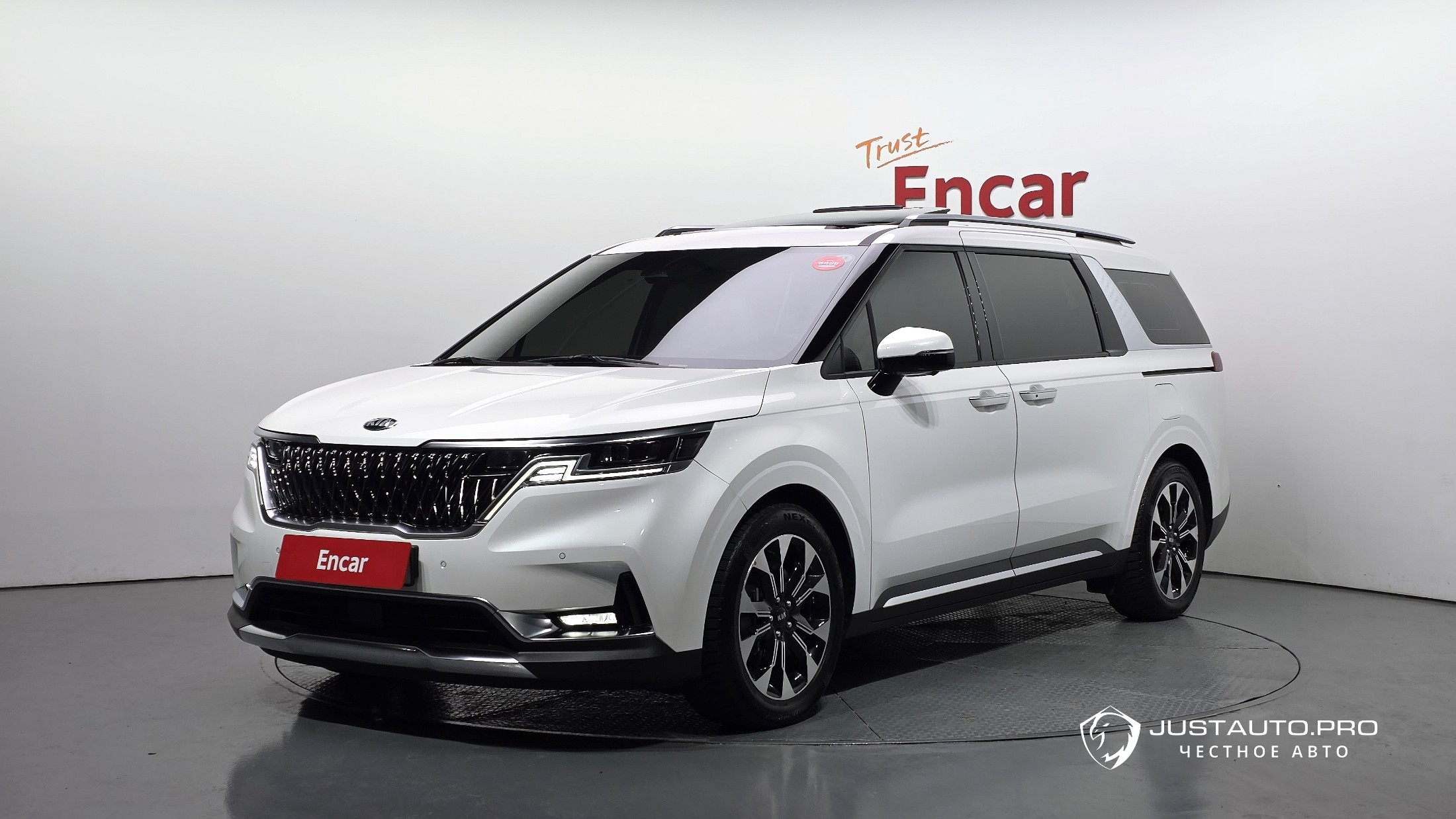 Автомобиль Kia Canival