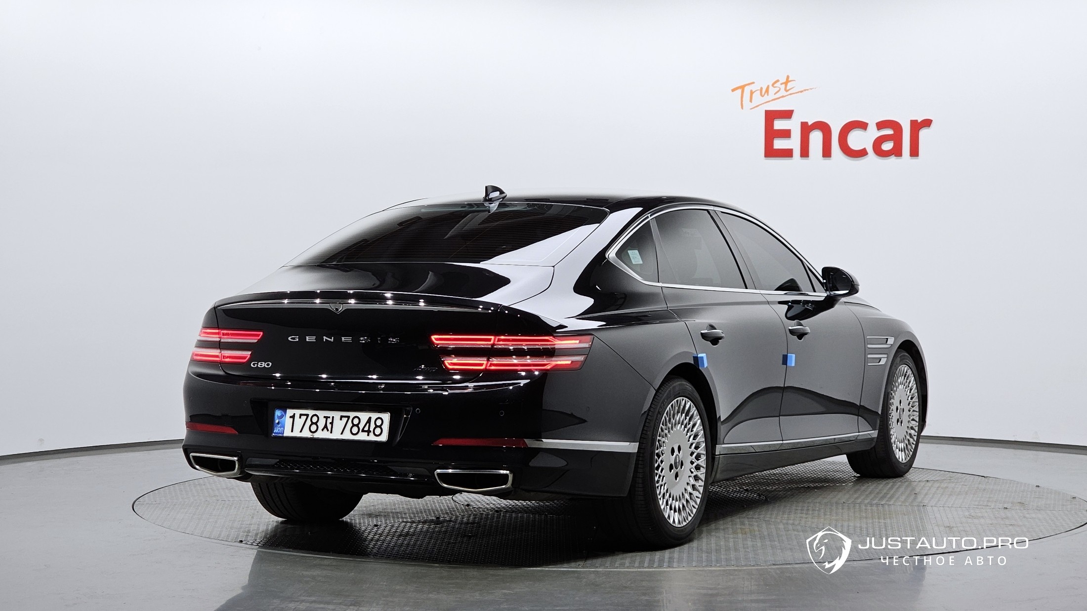 Автомобиль Genesis G80