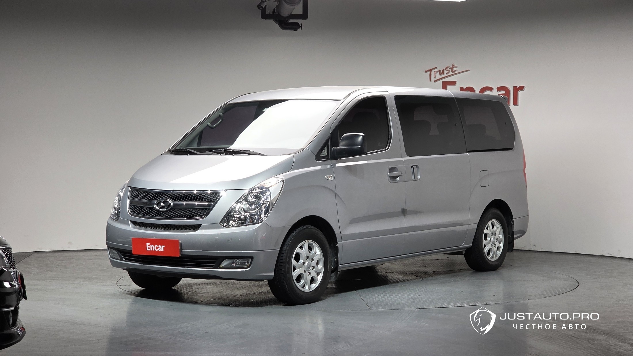 Автомобиль Hyundai Starex