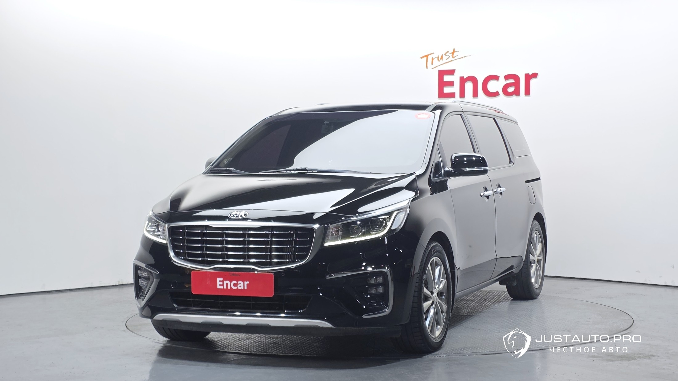 Автомобиль Kia Canival