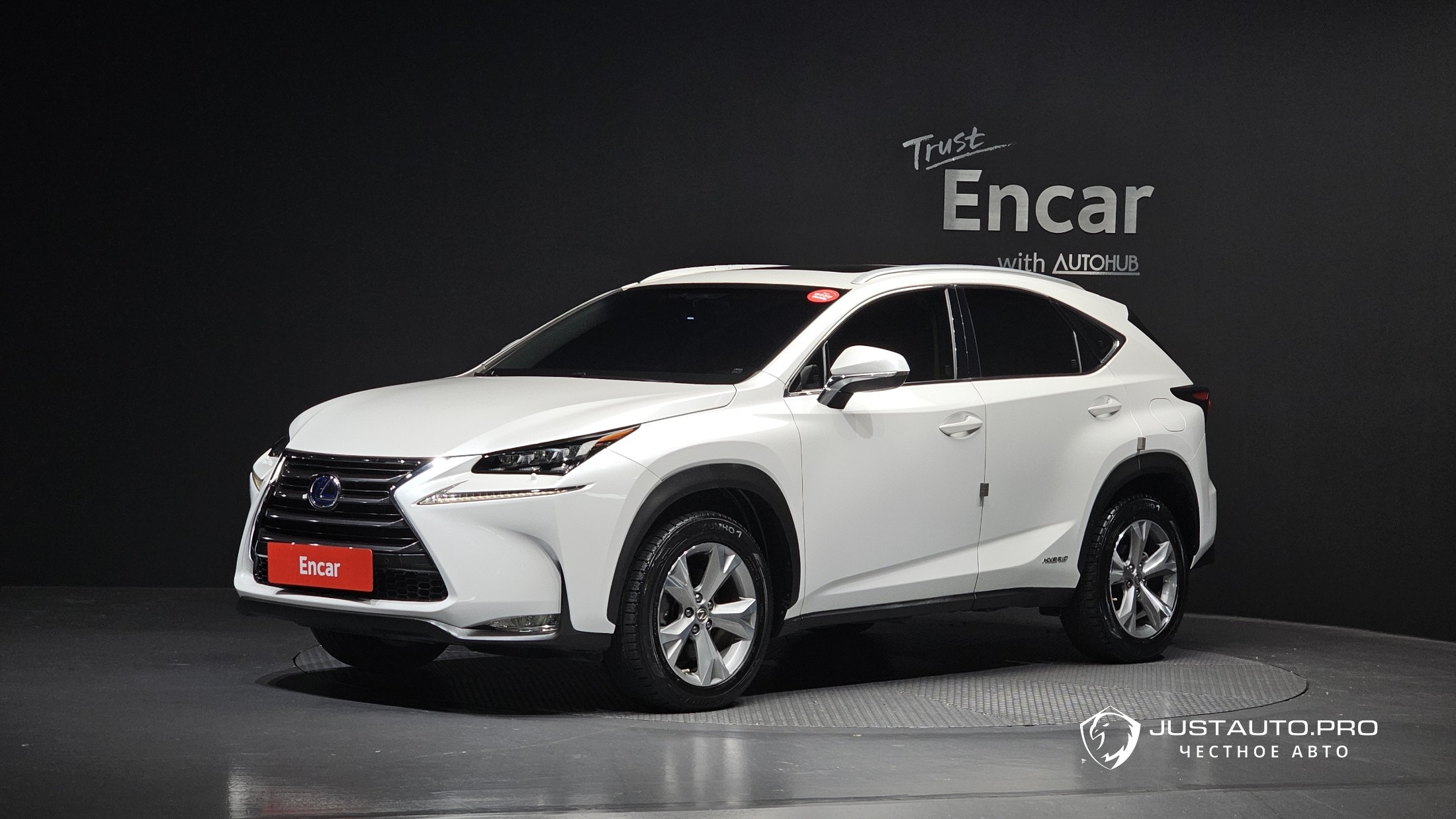 Автомобиль Lexus NX
