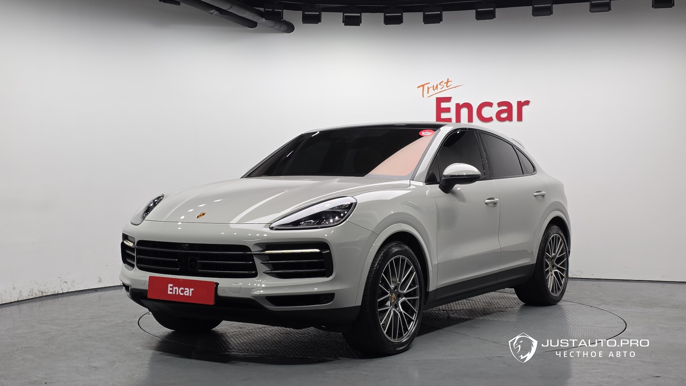 Автомобиль Porsche Cayenne