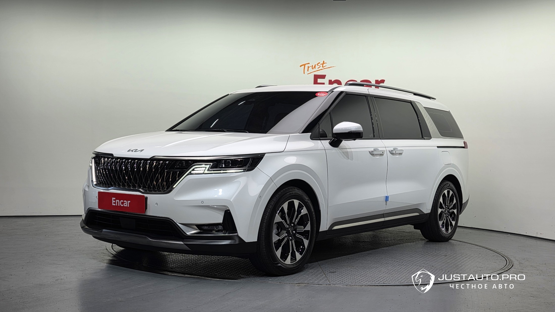 Автомобиль Kia Canival