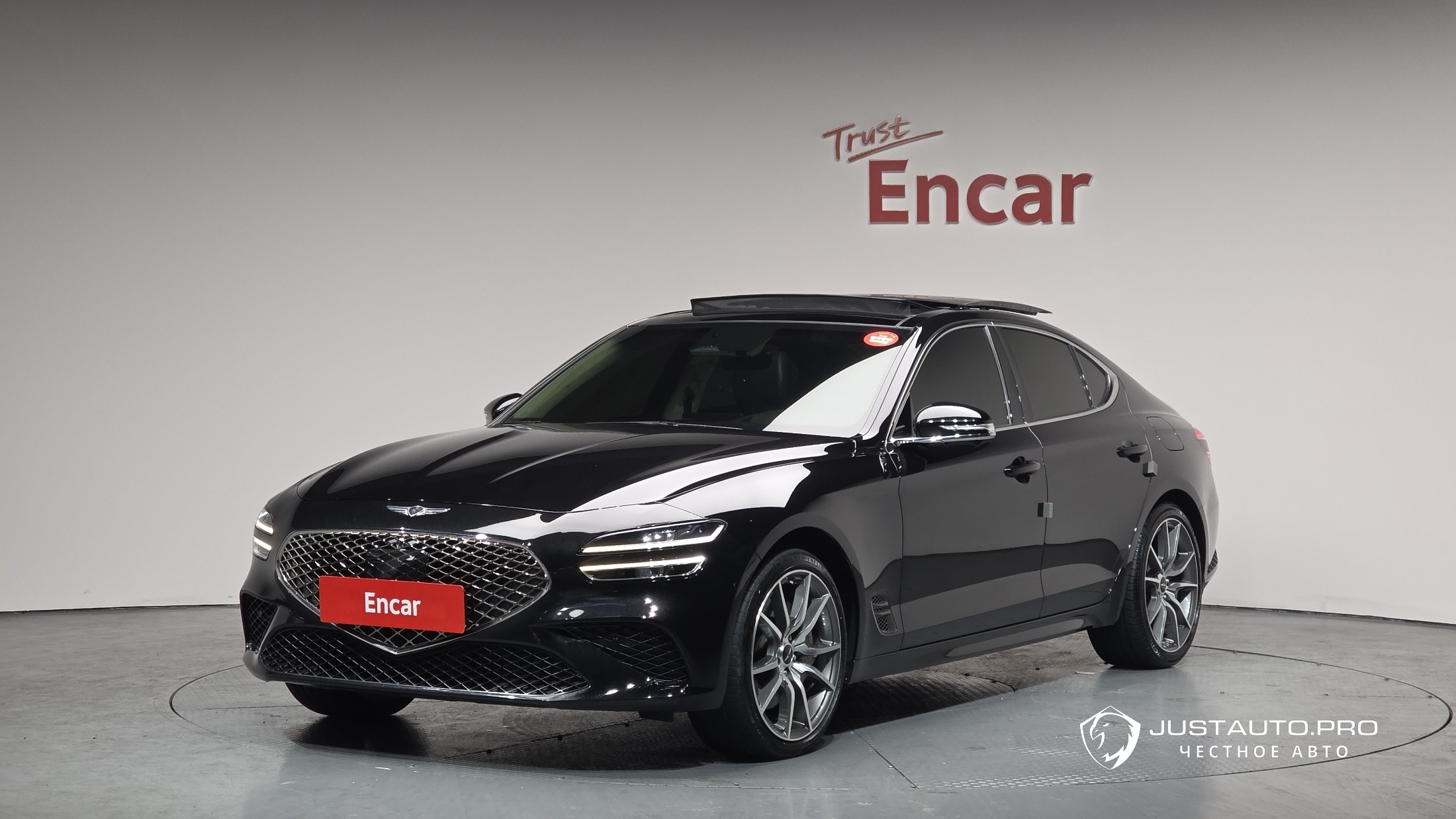 Автомобиль Genesis G70