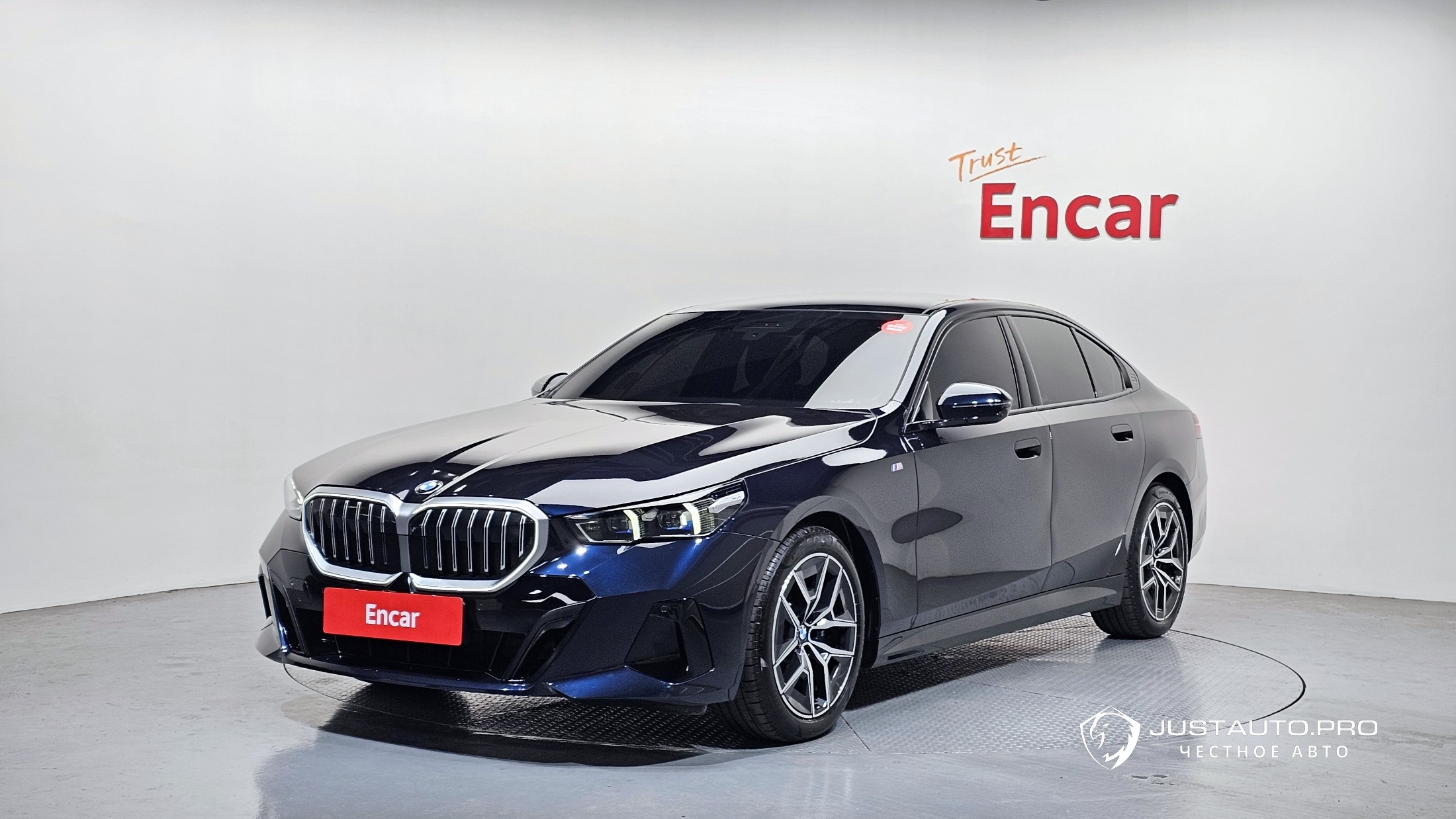 Автомобиль BMW 5-Series