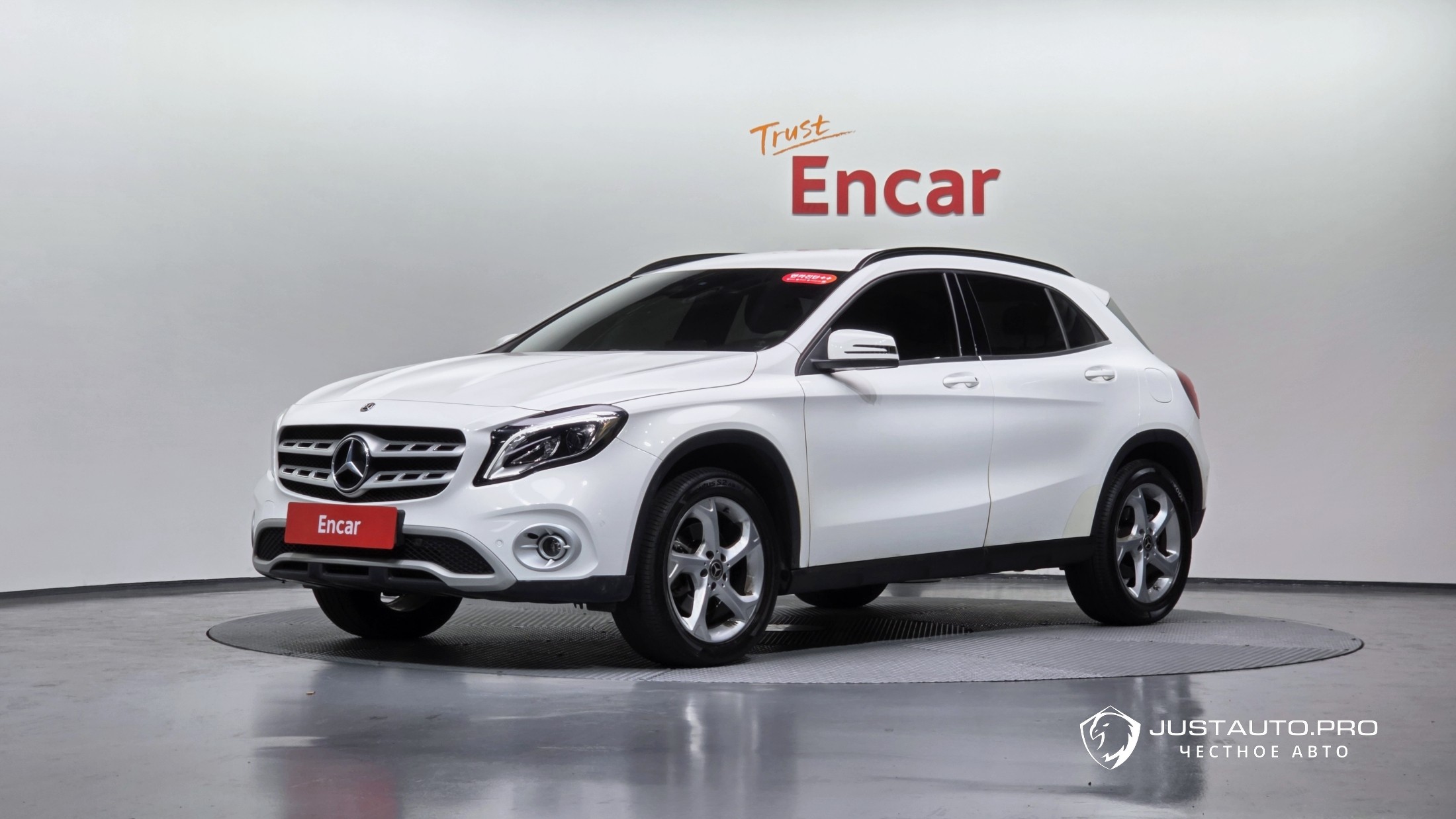 Автомобиль Mercedes-Benz GLA-Class