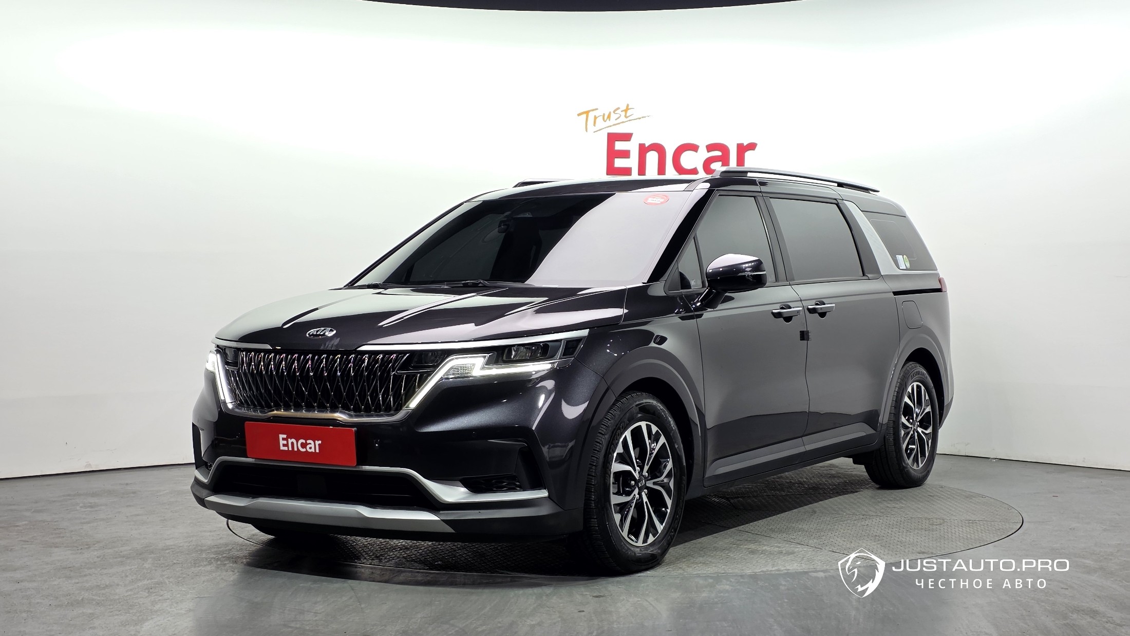Автомобиль Kia Canival