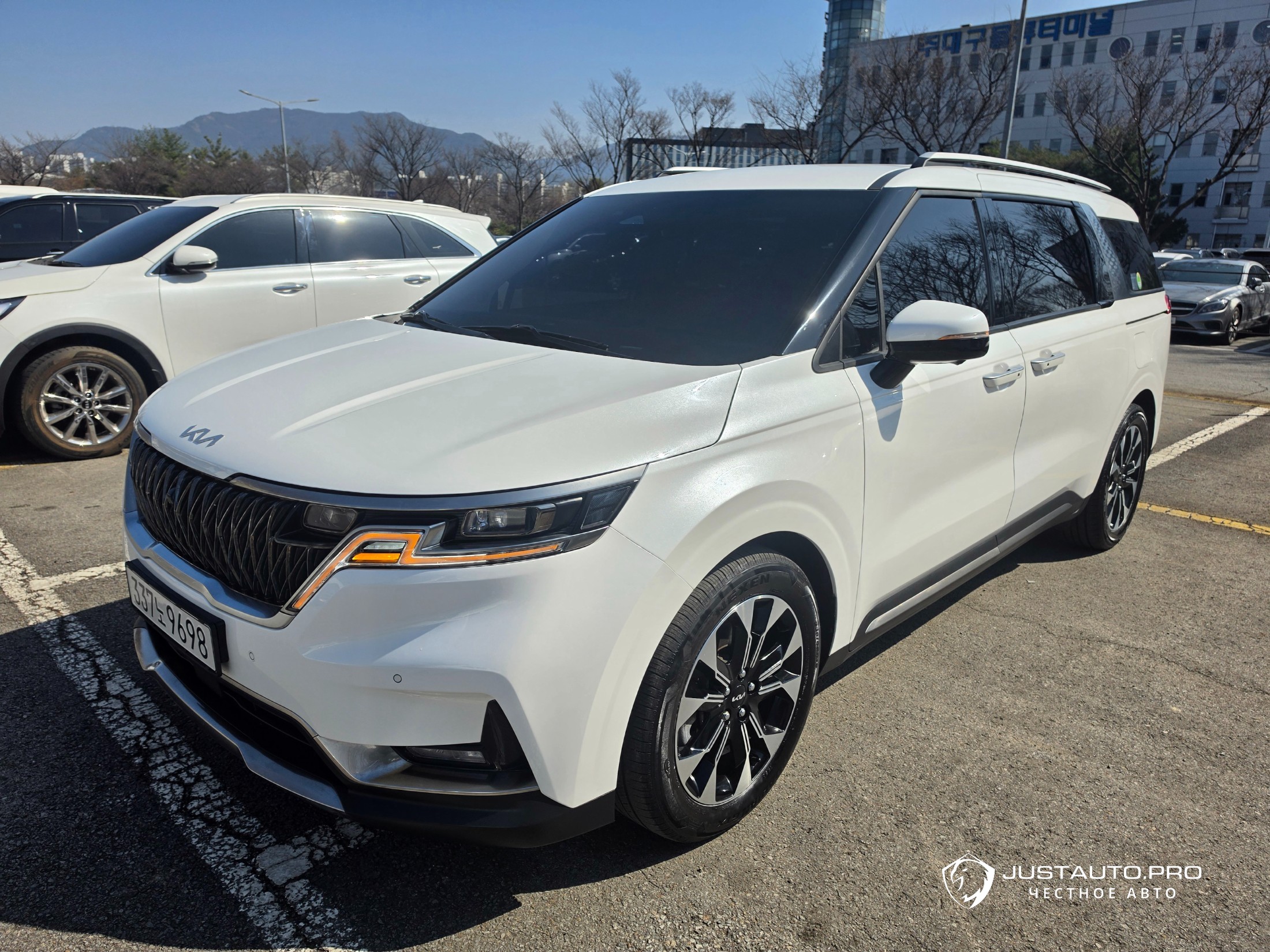 Автомобиль Kia Canival