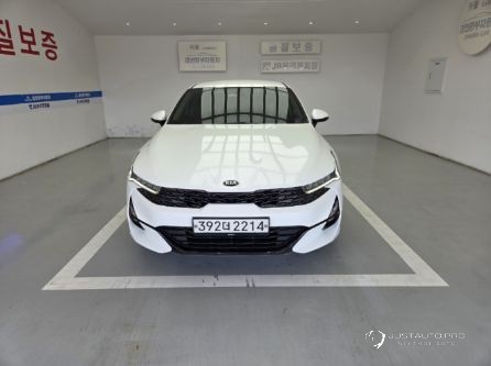 Автомобиль Kia K5