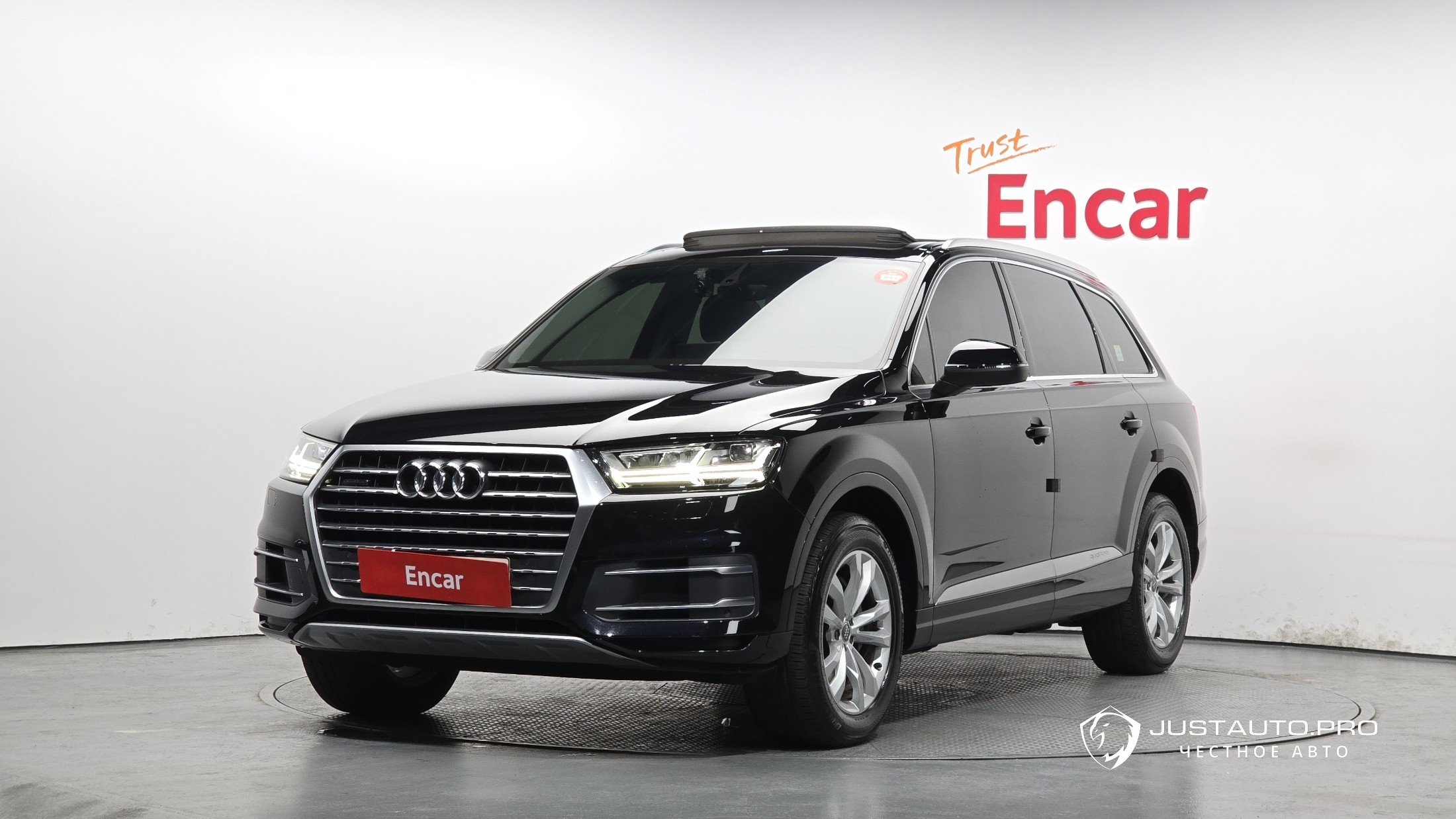 Автомобиль Audi Q7