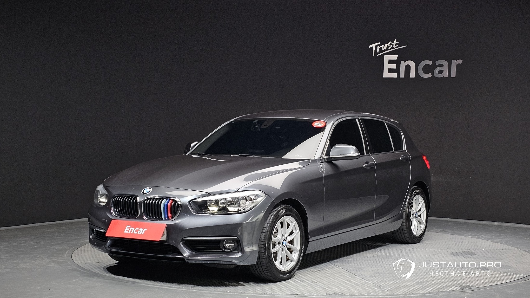 Автомобиль BMW 1-Series