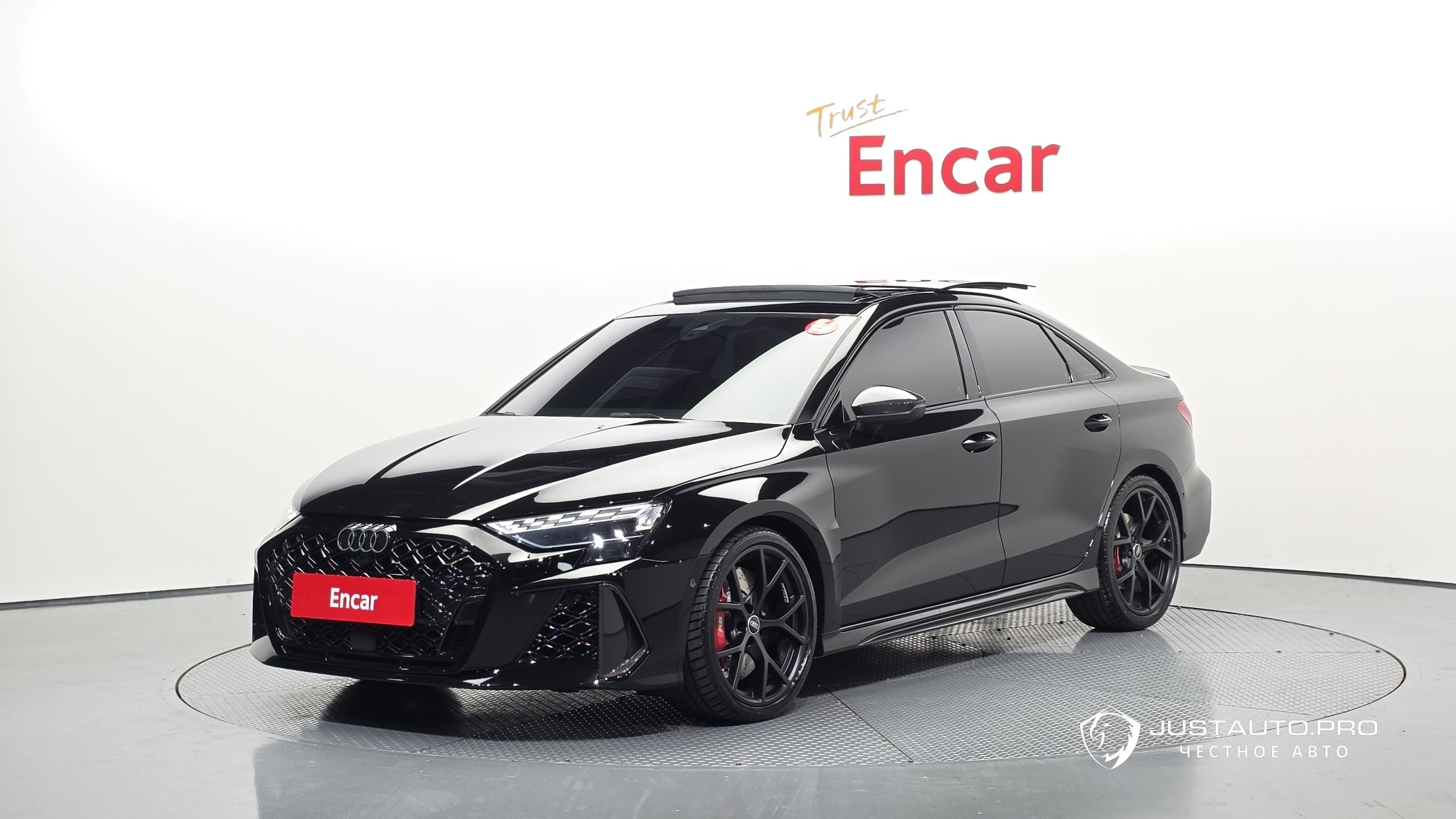 Автомобиль Audi RS3