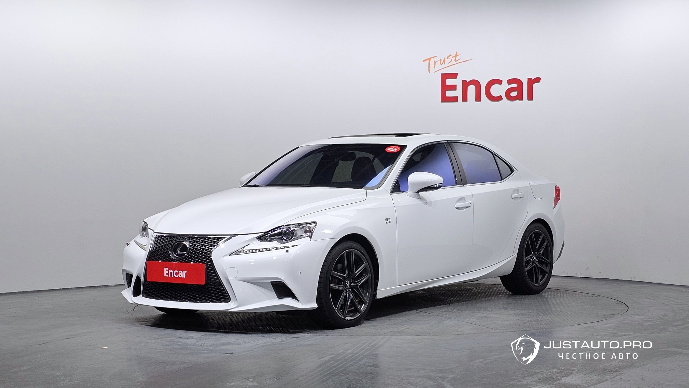 Автомобиль Lexus IS