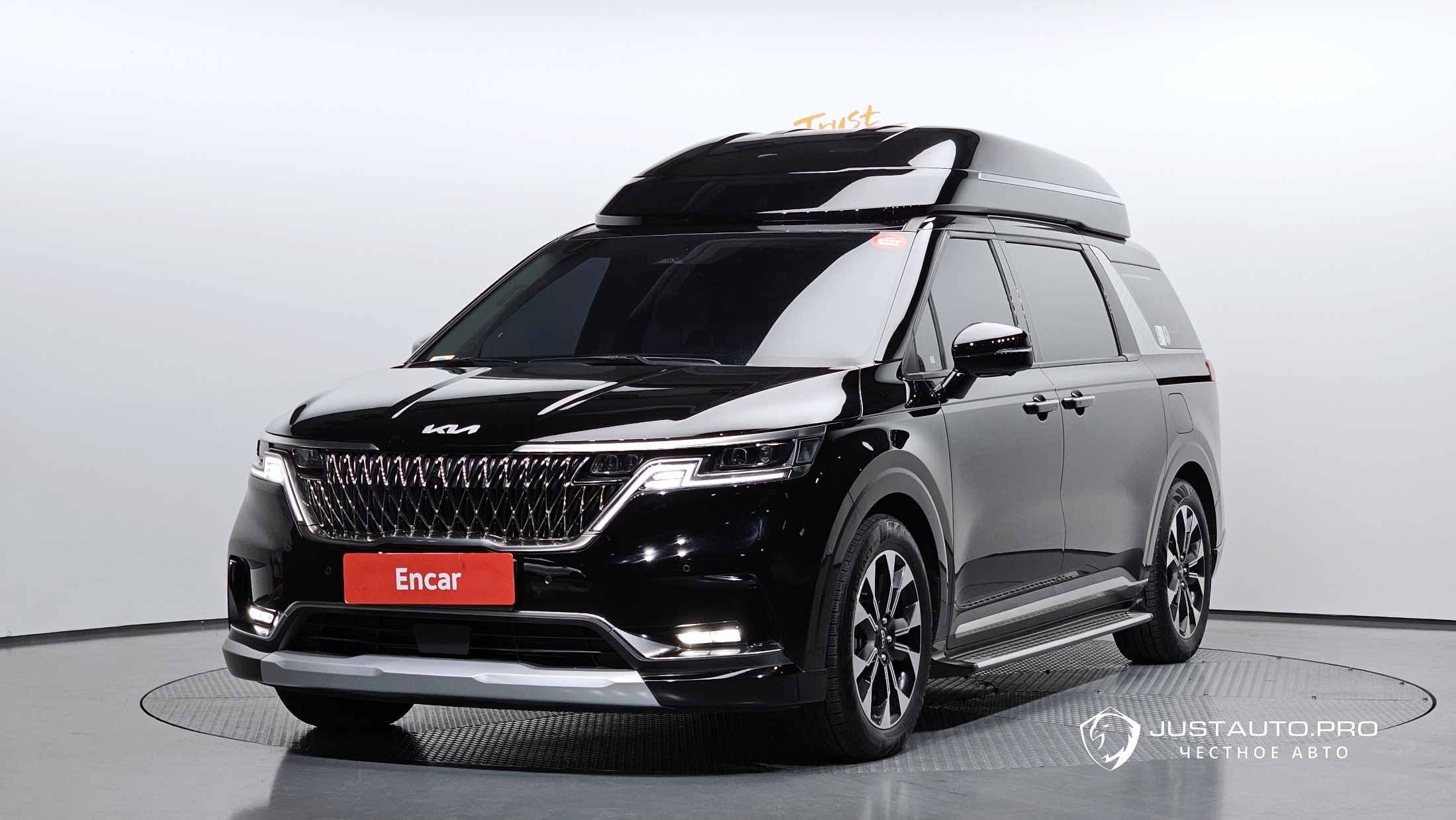 Автомобиль Kia Canival