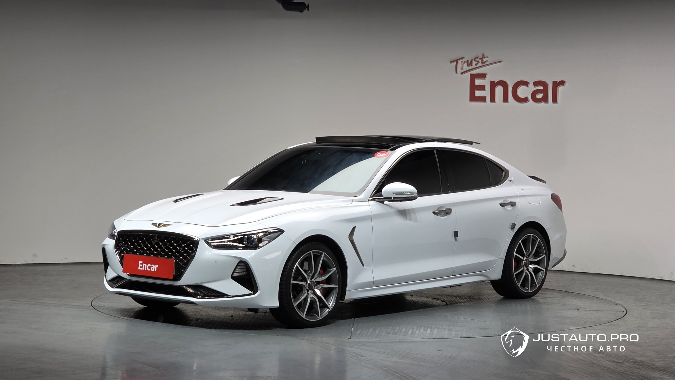 Автомобиль Genesis G70