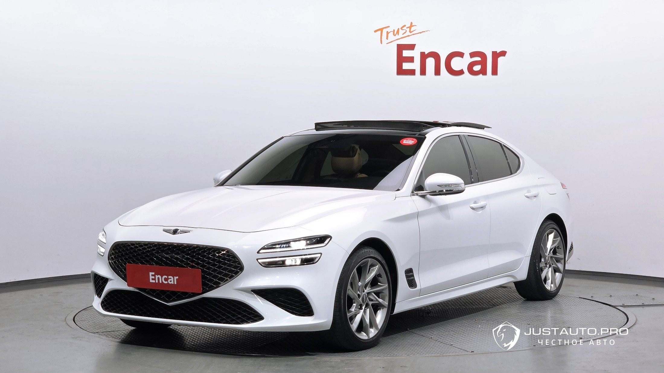 Автомобиль Genesis G70