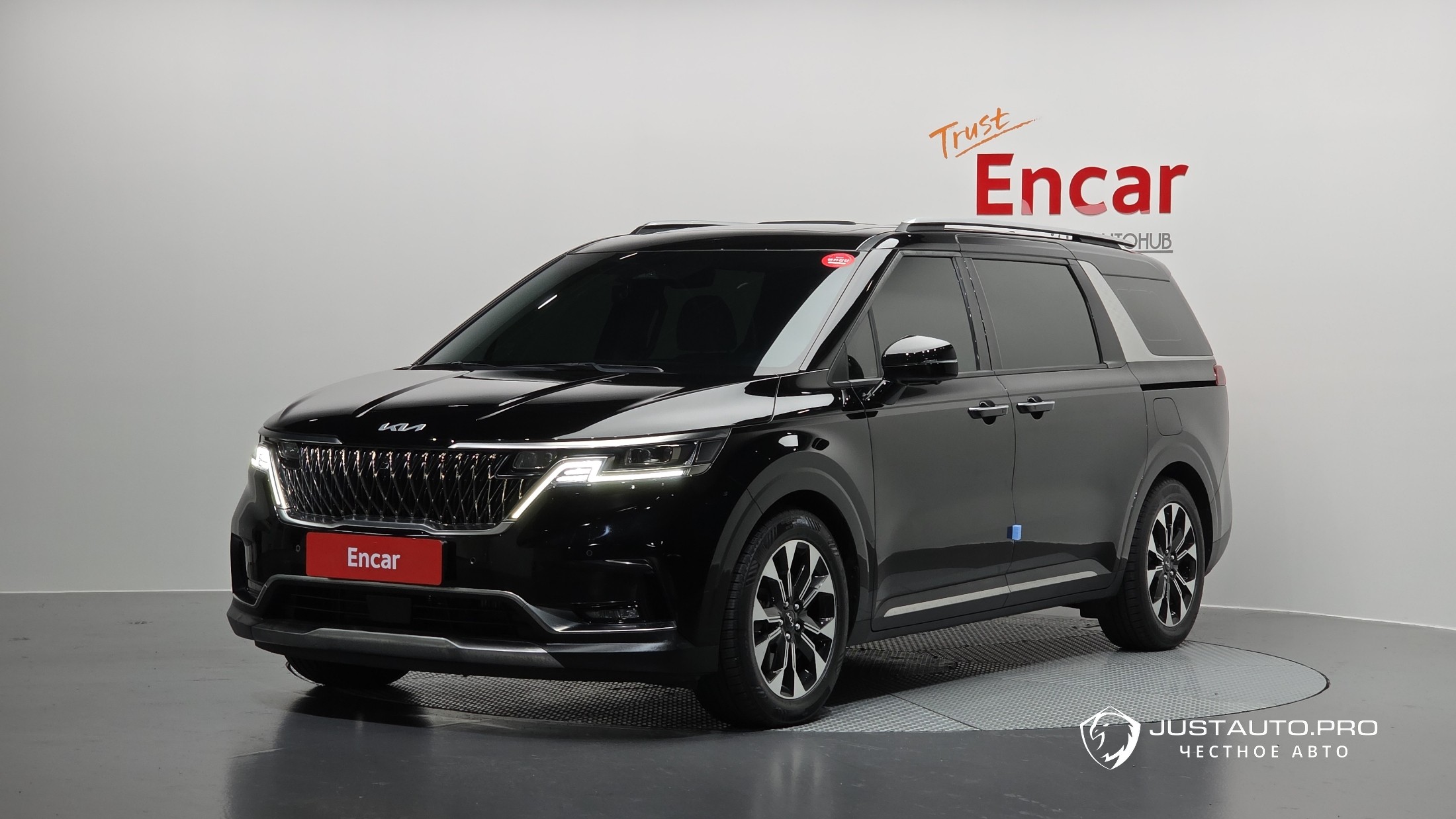 Автомобиль Kia Canival