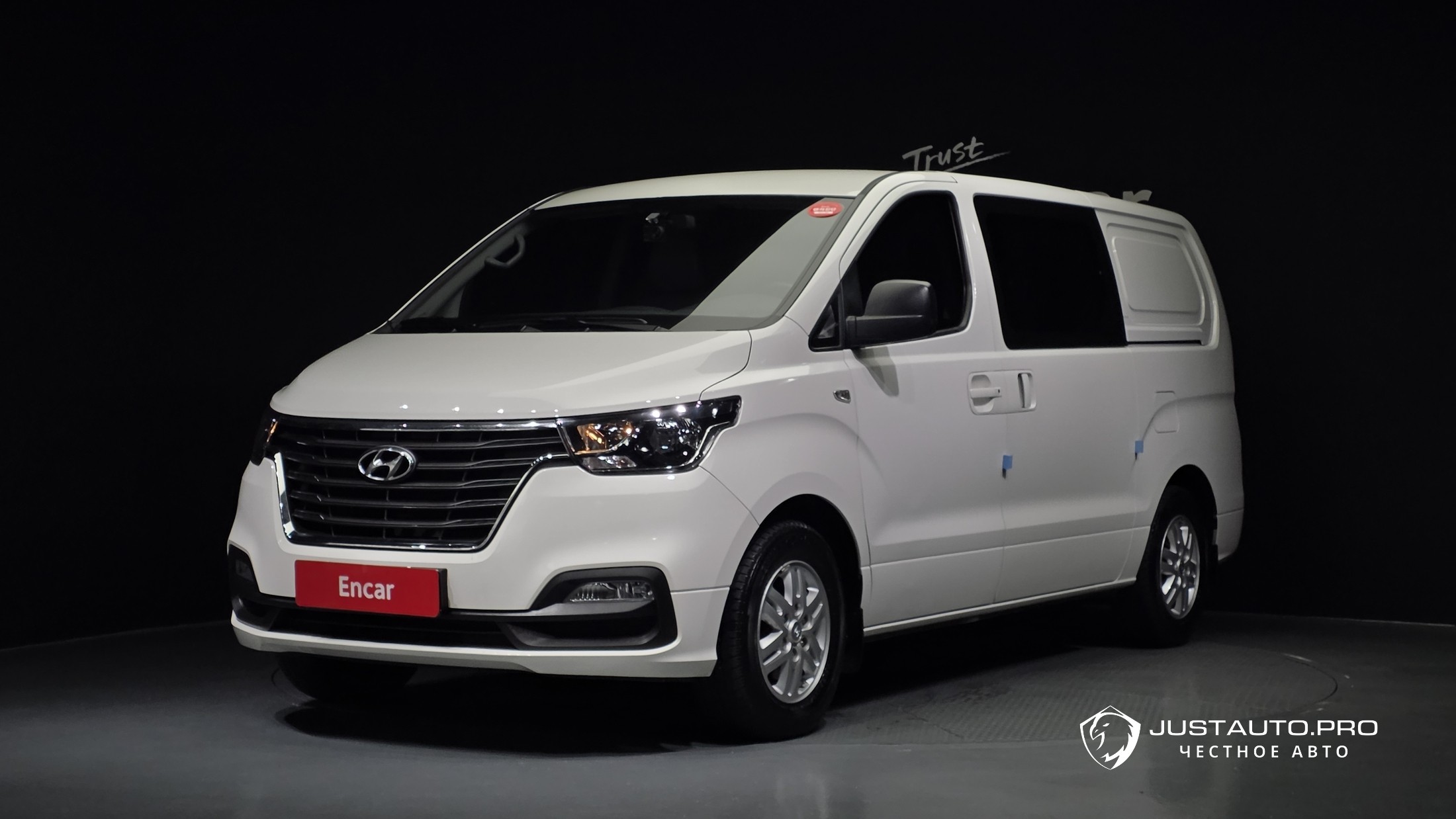 Автомобиль Hyundai Starex