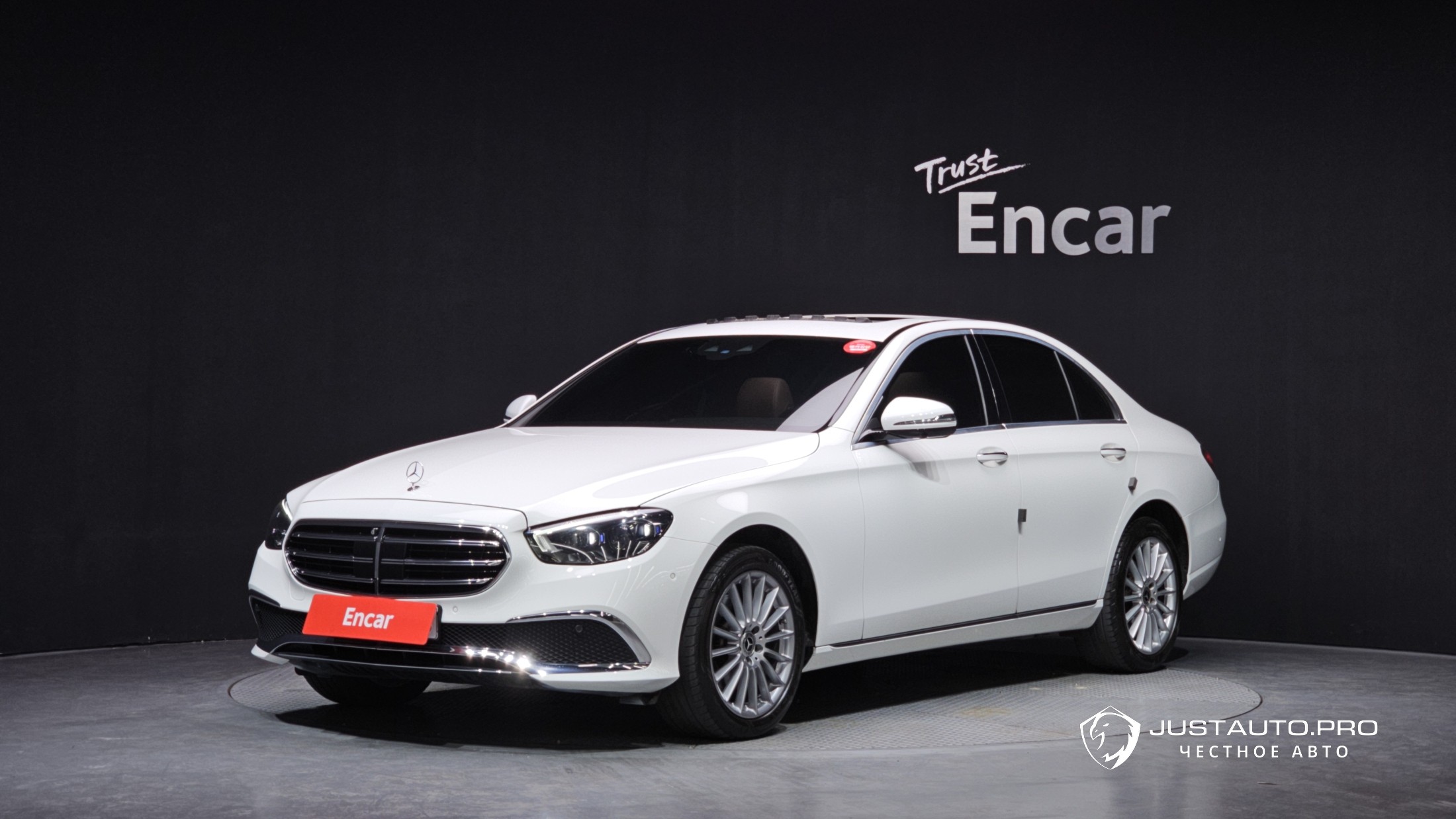 Автомобиль Mercedes-Benz E-Class