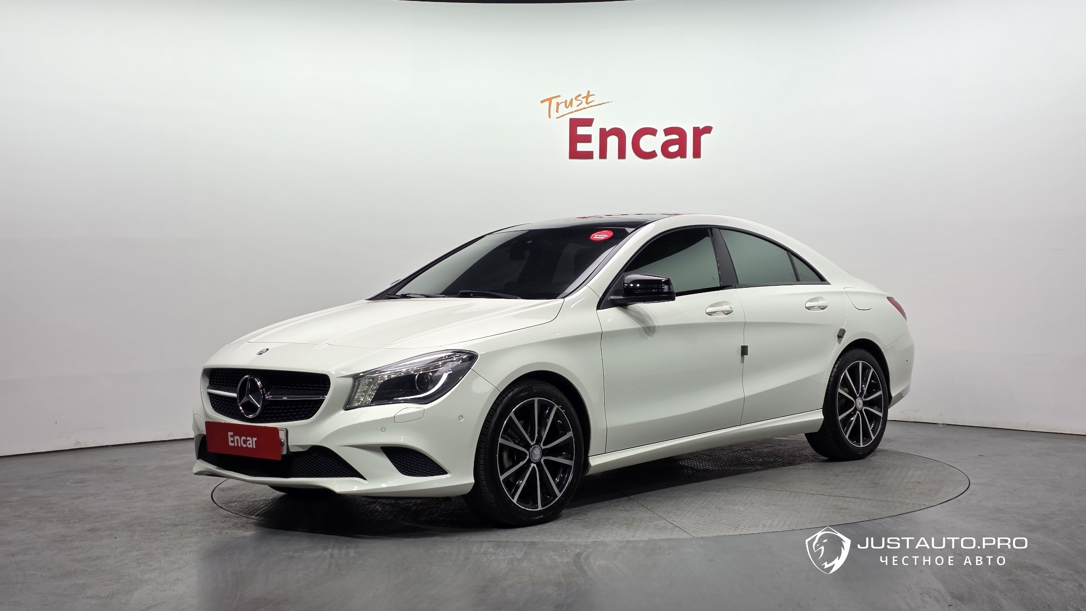 Автомобиль Mercedes-Benz CLA-Class
