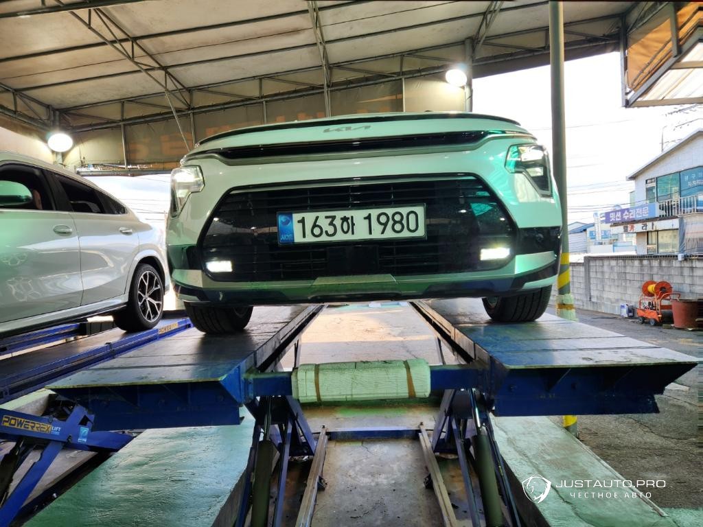 Автомобиль Kia Niro