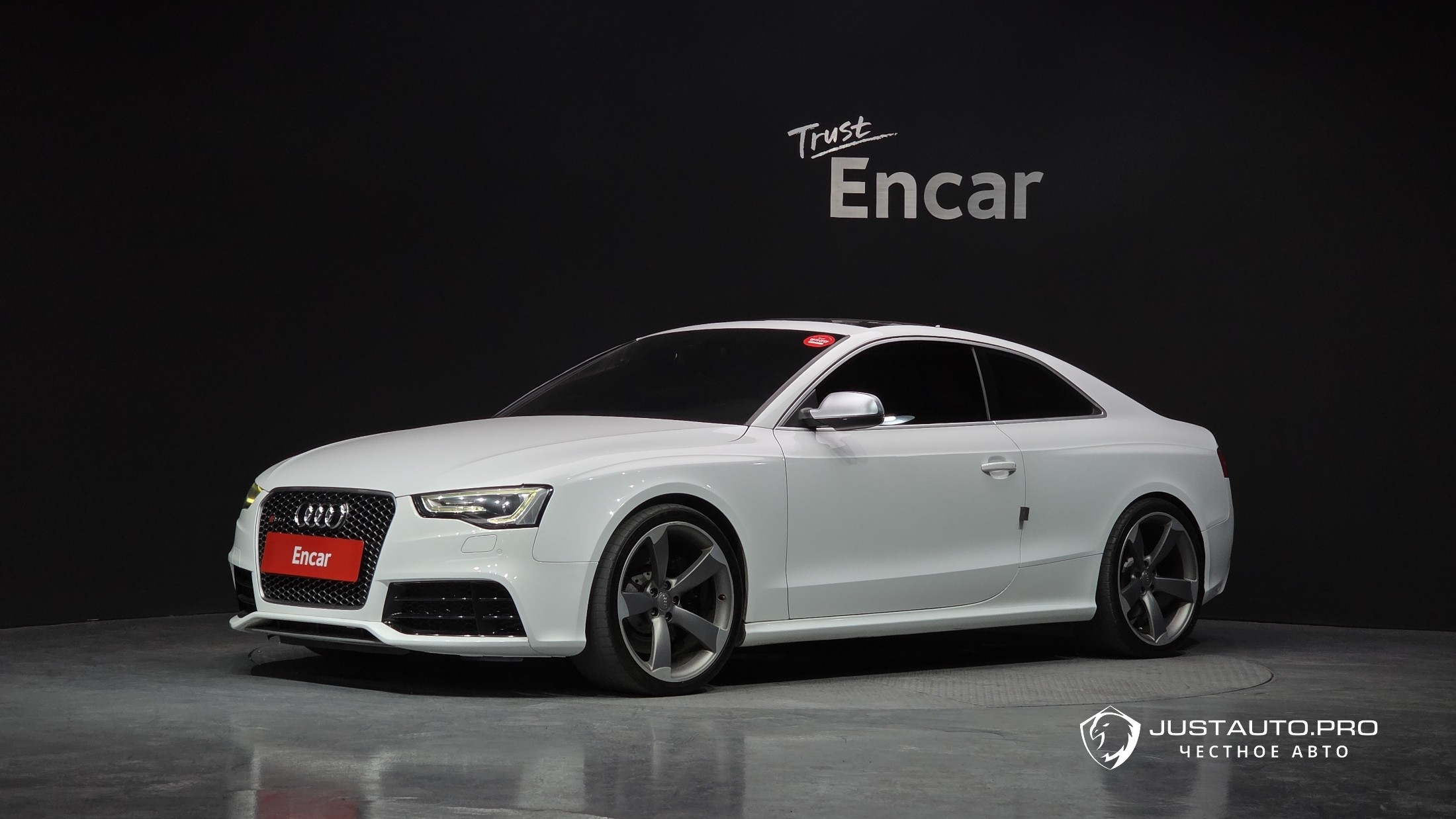 Автомобиль Audi RS5